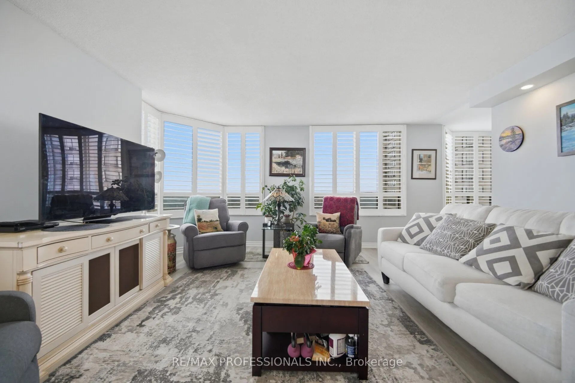 1 Aberfoyle Crescent #1411
