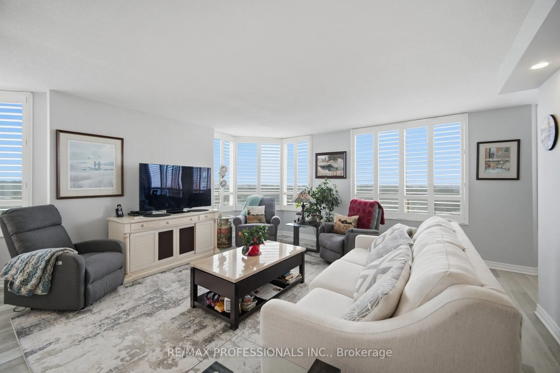 1 Aberfoyle Crescent #1411