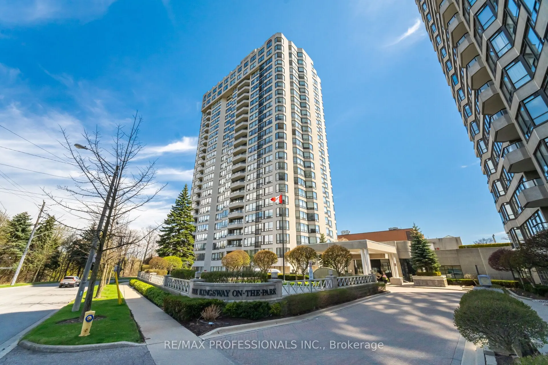 1 Aberfoyle Crescent #1411