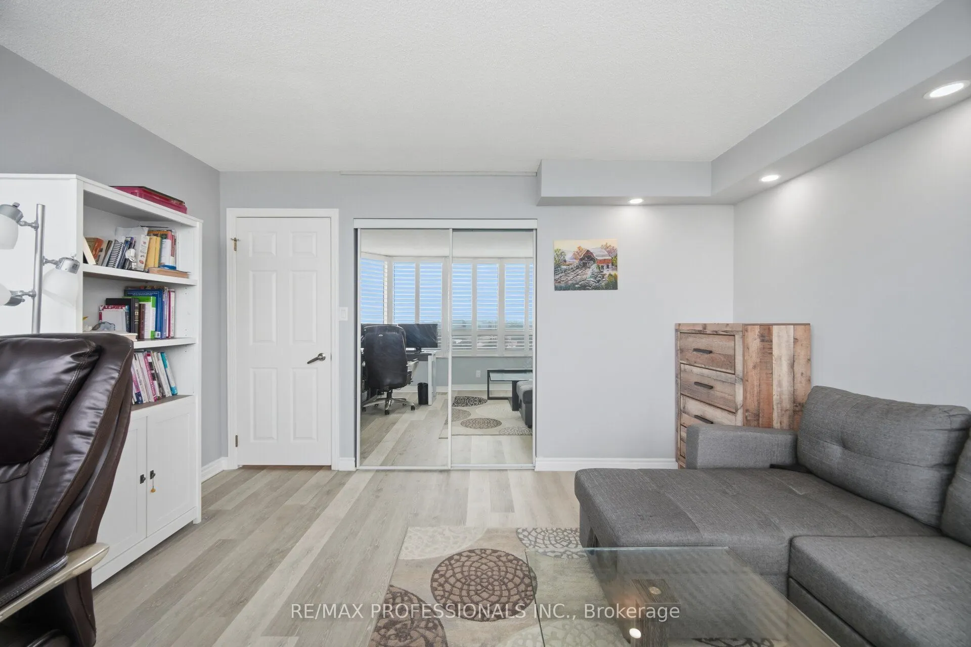 1 Aberfoyle Crescent #1411