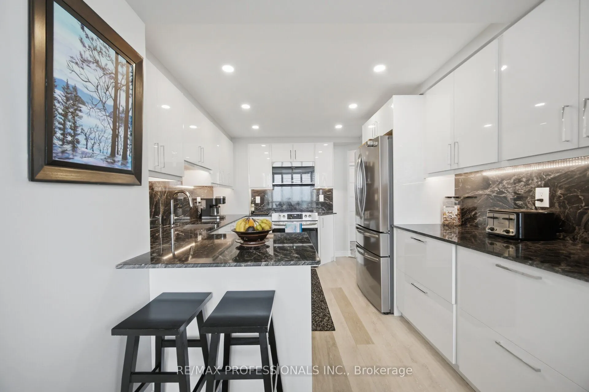 1 Aberfoyle Crescent #1411