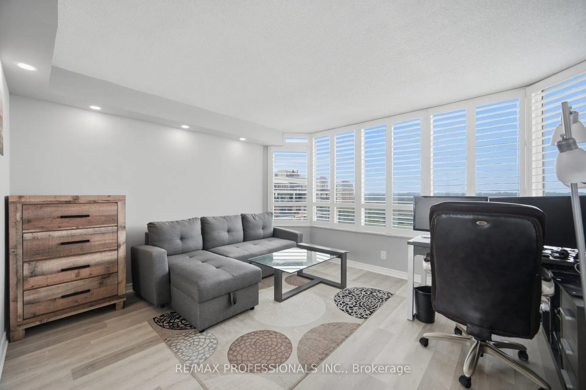 1 Aberfoyle Crescent #1411