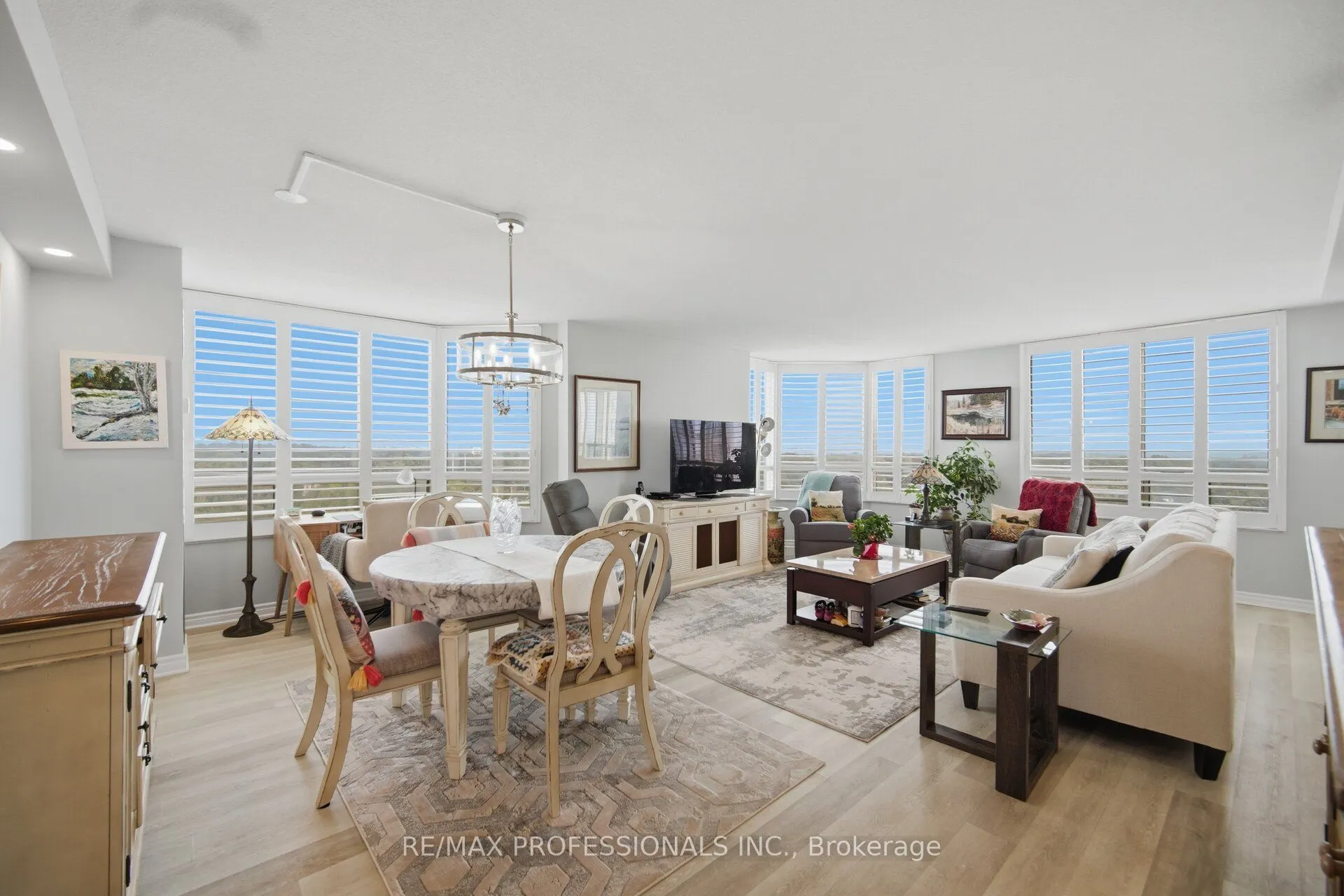 1 Aberfoyle Crescent #1411