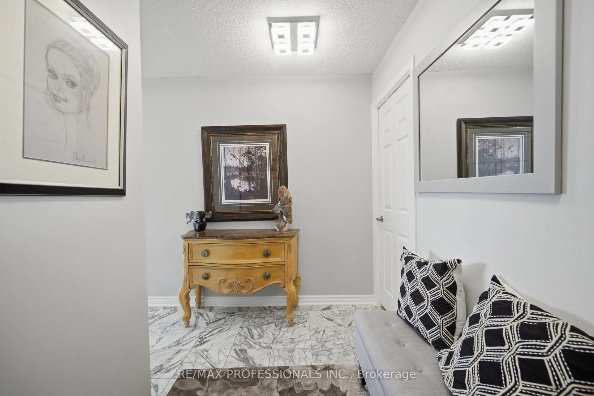 1 Aberfoyle Crescent #1411