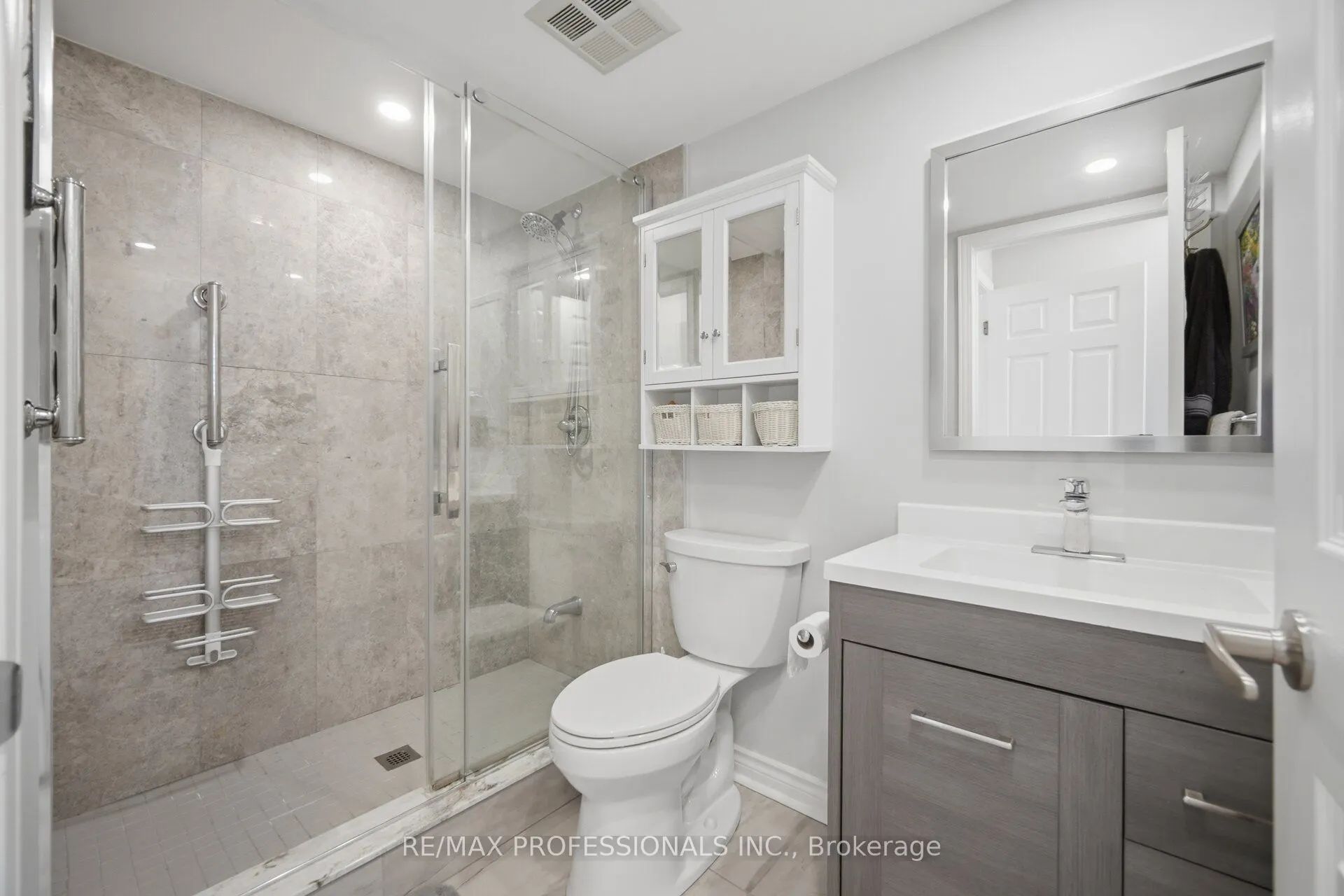 1 Aberfoyle Crescent #1411