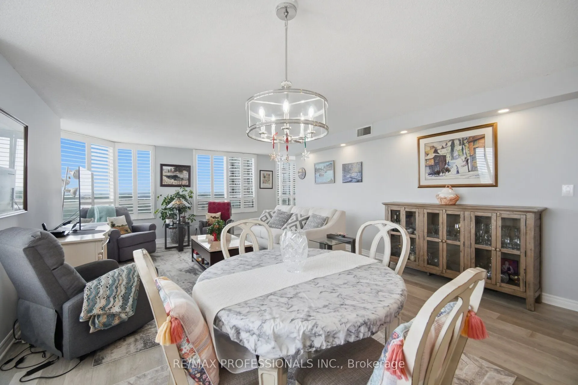 1 Aberfoyle Crescent #1411