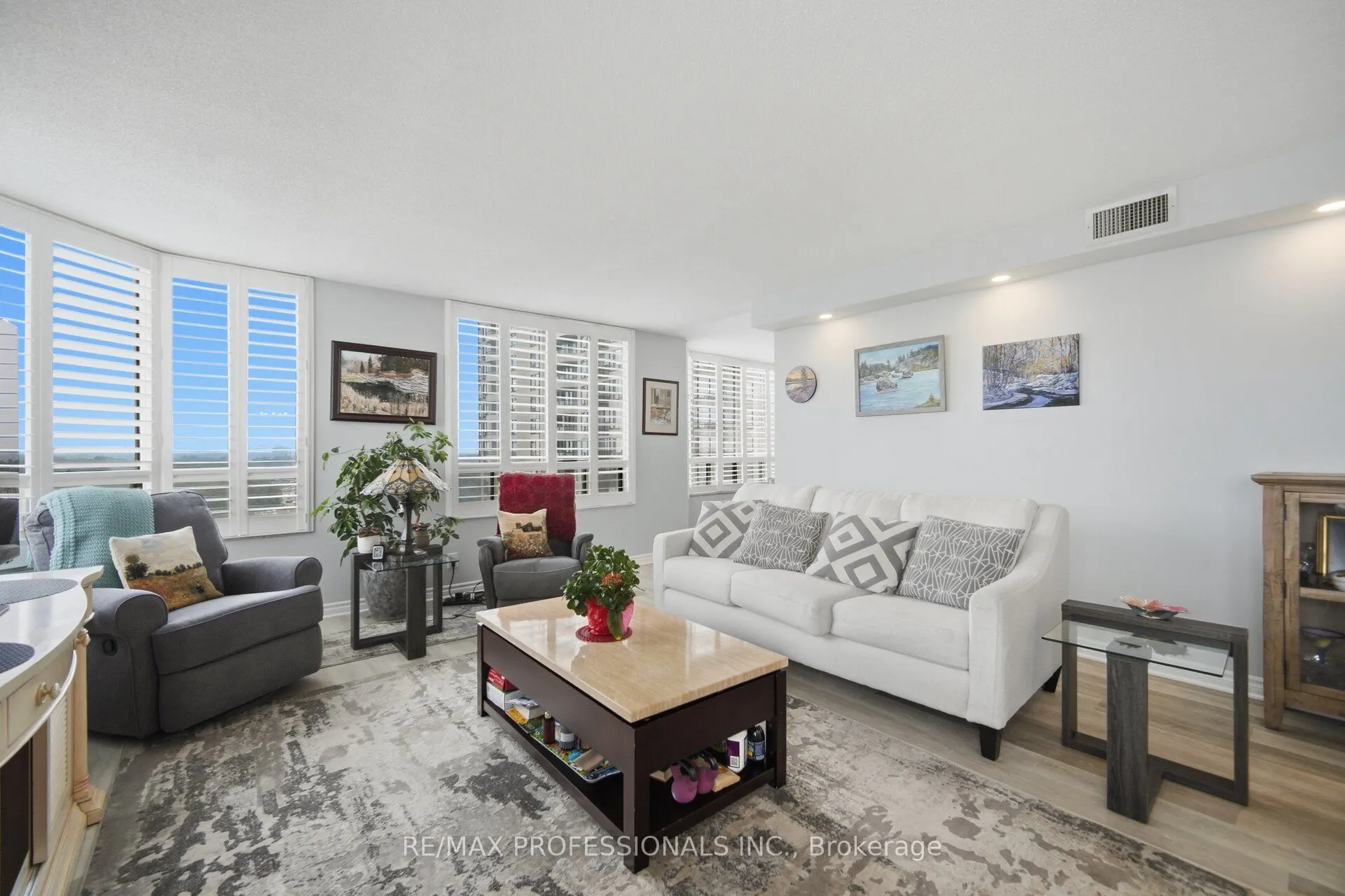 1 Aberfoyle Crescent #1411