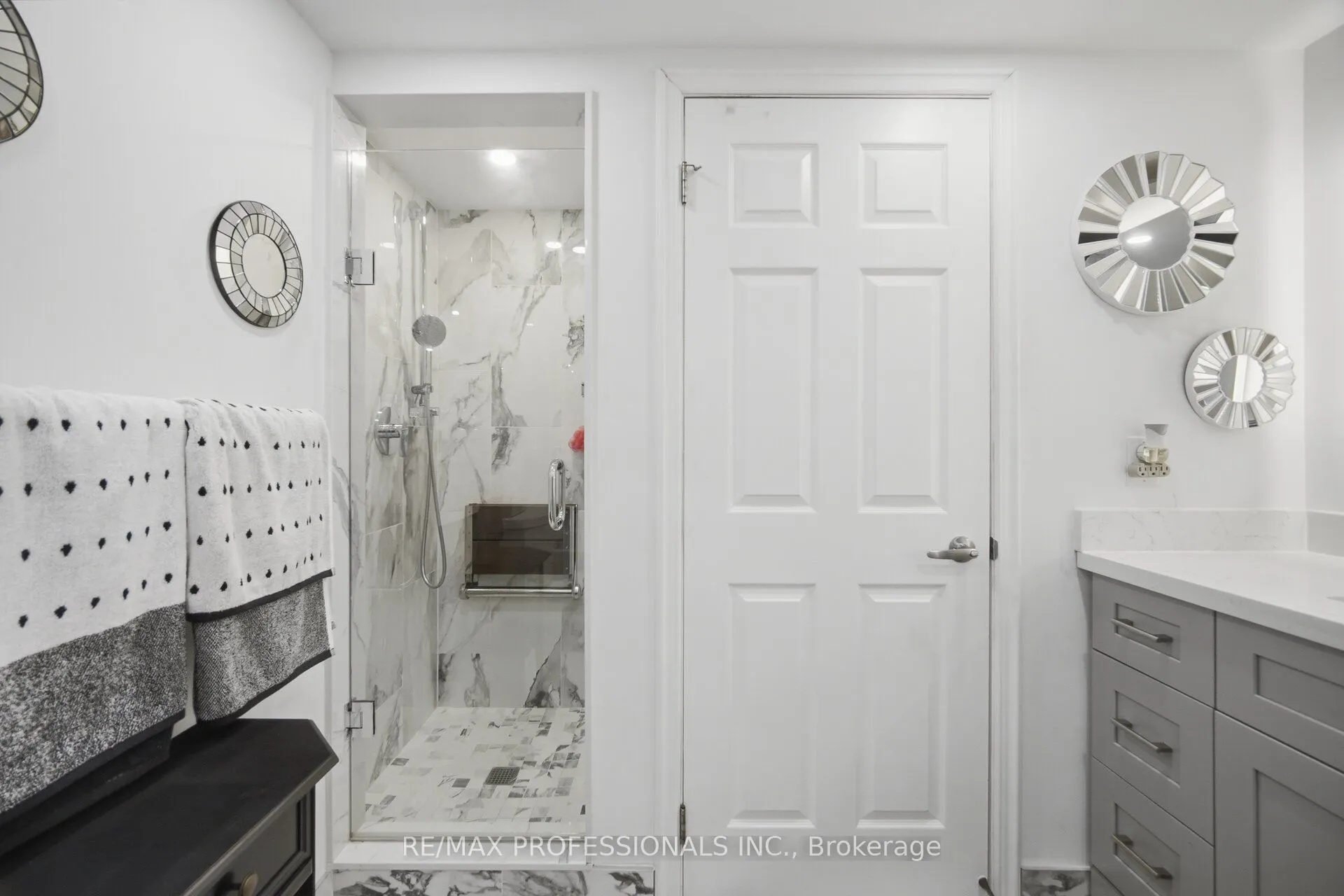 1 Aberfoyle Crescent #1411