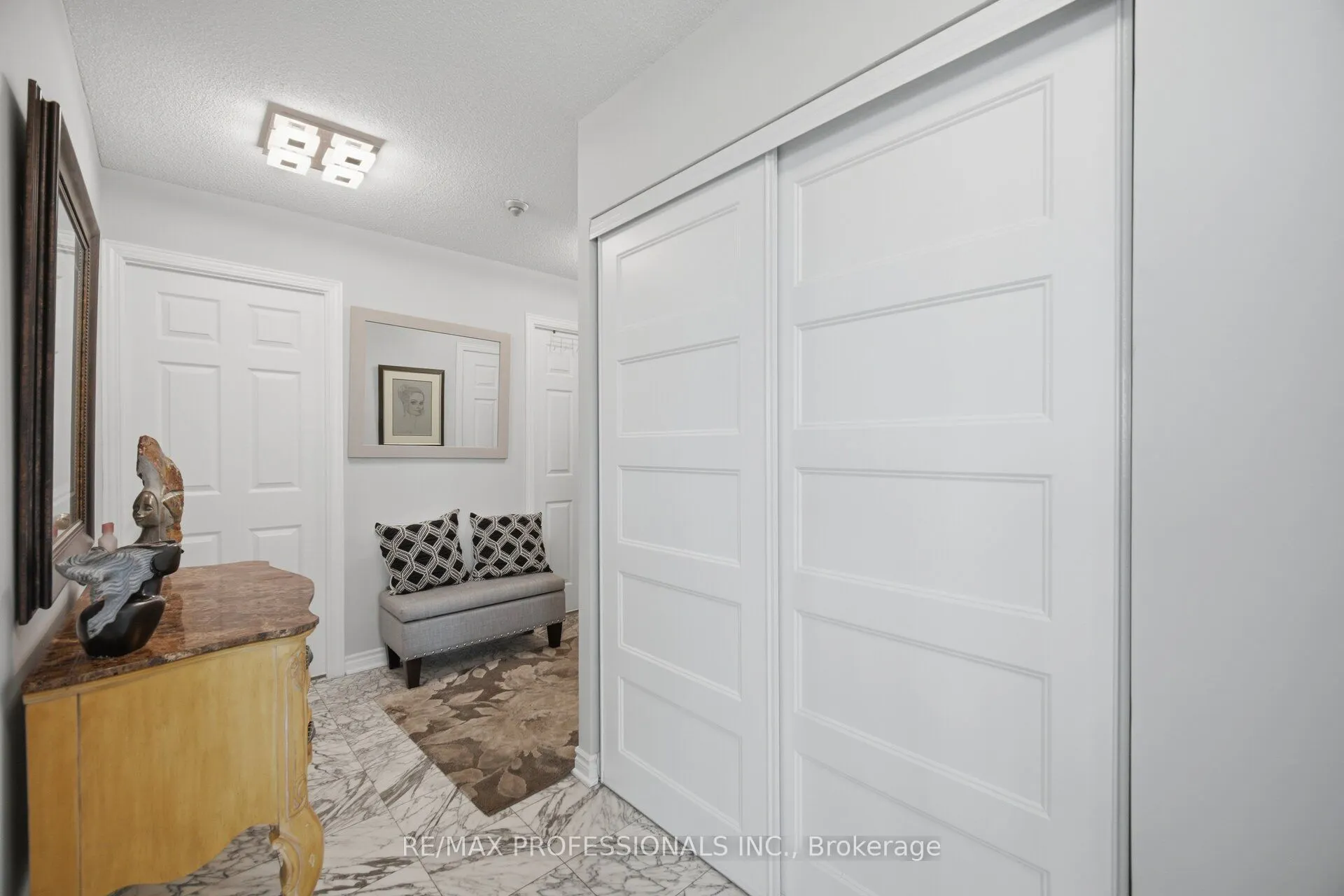 1 Aberfoyle Crescent #1411