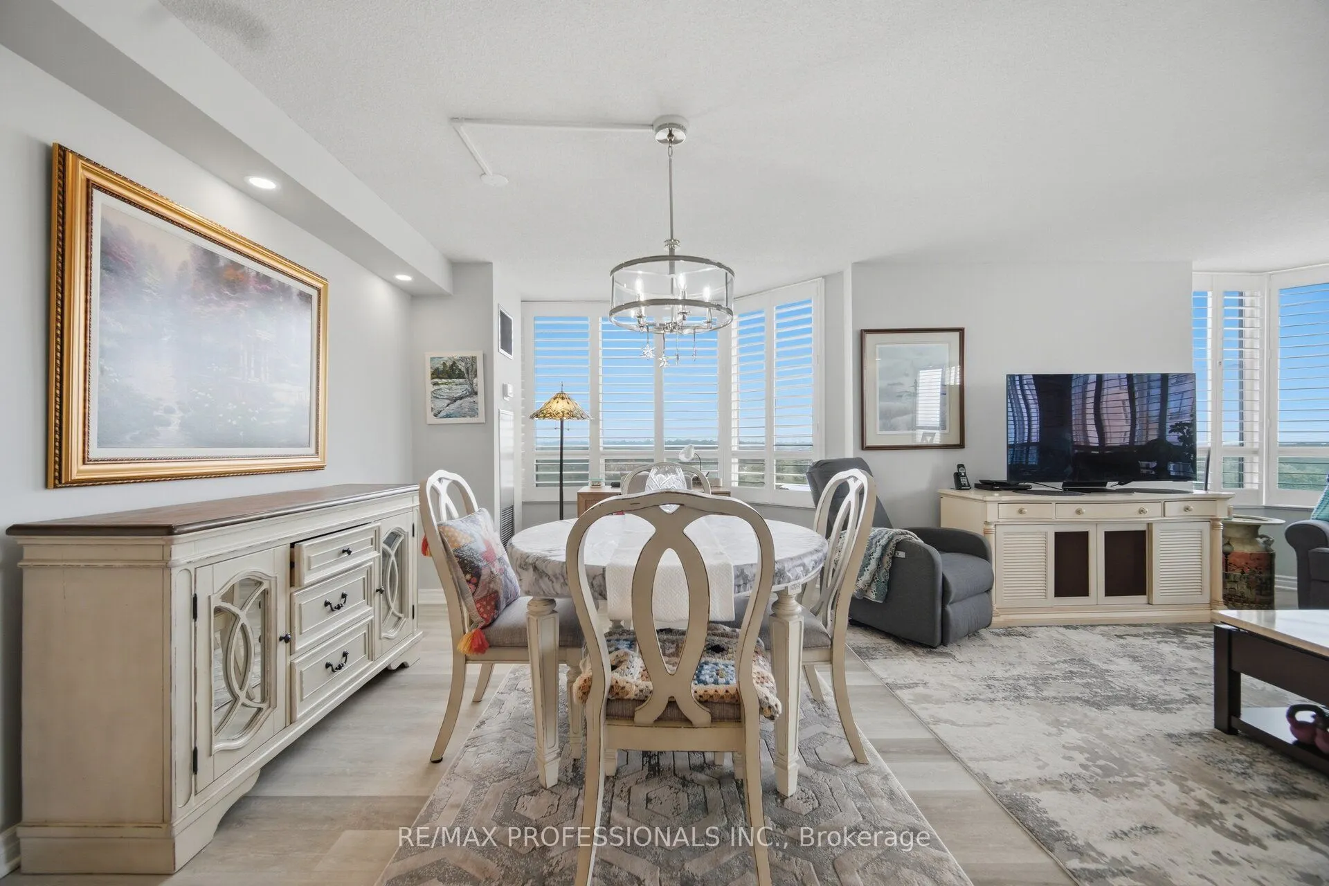 1 Aberfoyle Crescent #1411