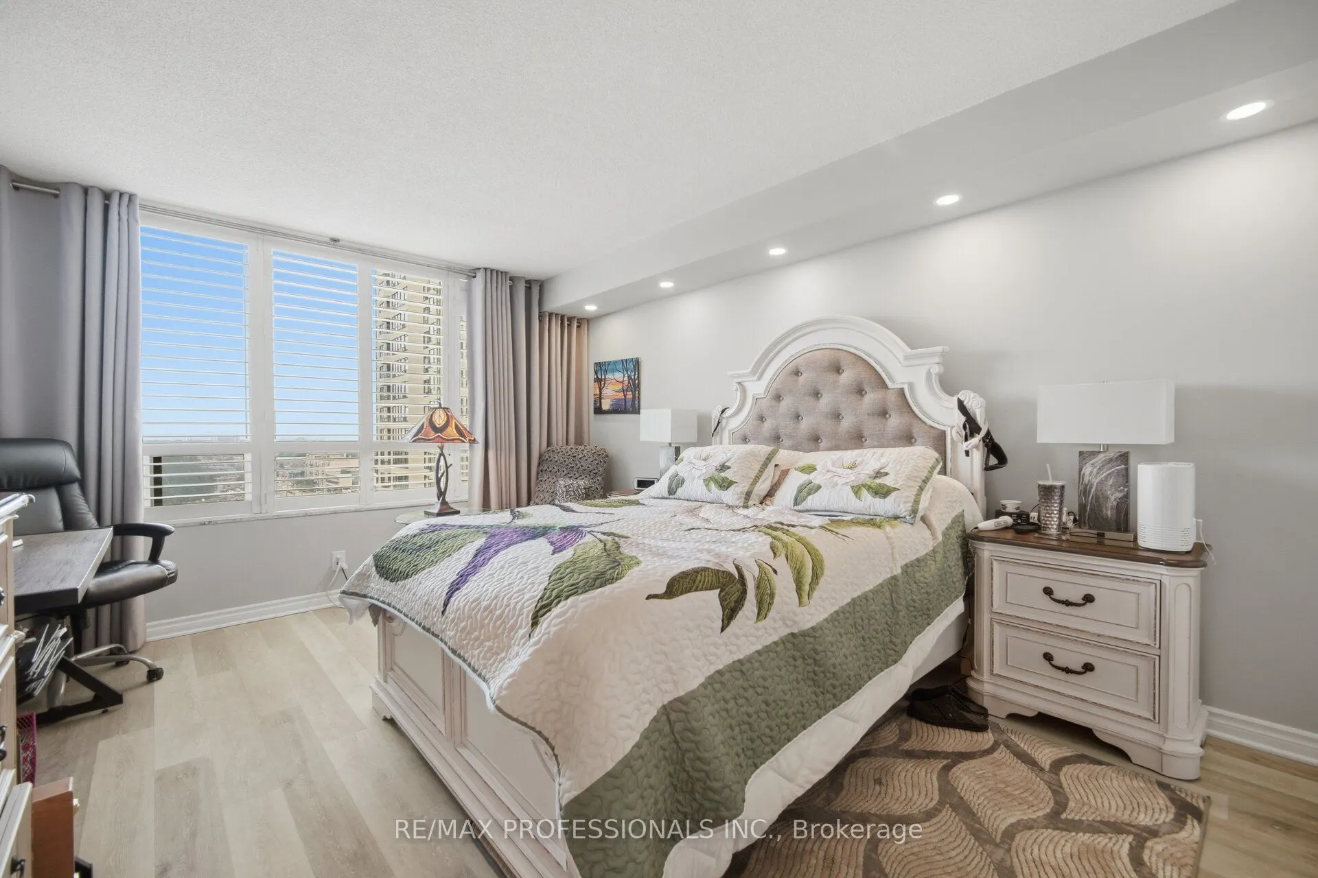 1 Aberfoyle Crescent #1411