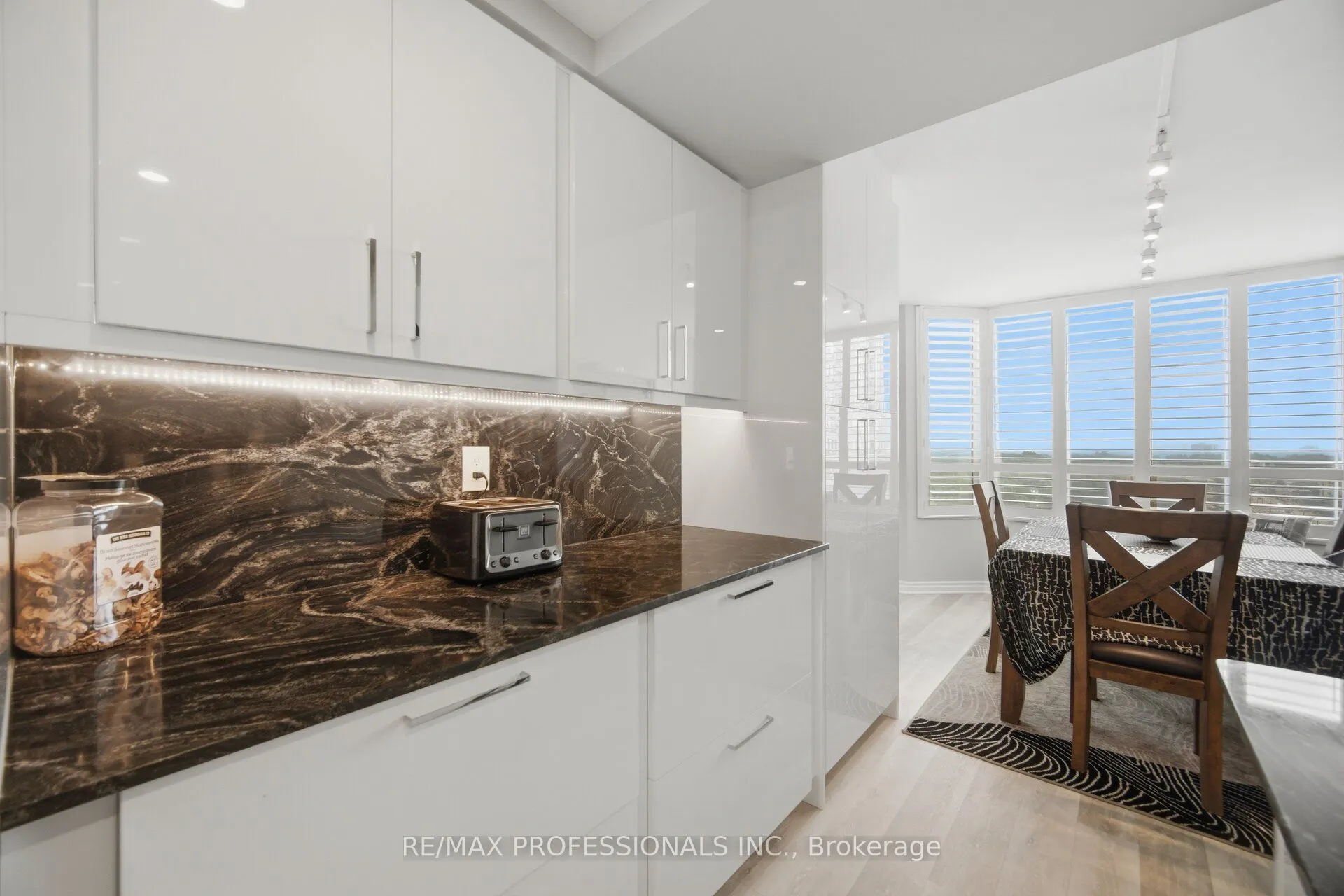 1 Aberfoyle Crescent #1411