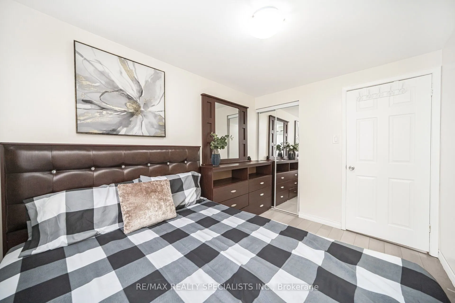 144 Fleetwood Crescent #144