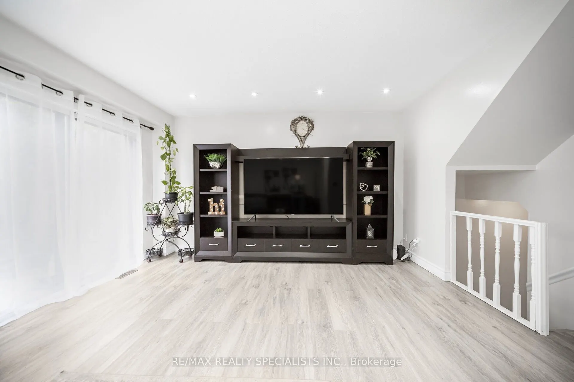 144 Fleetwood Crescent #144