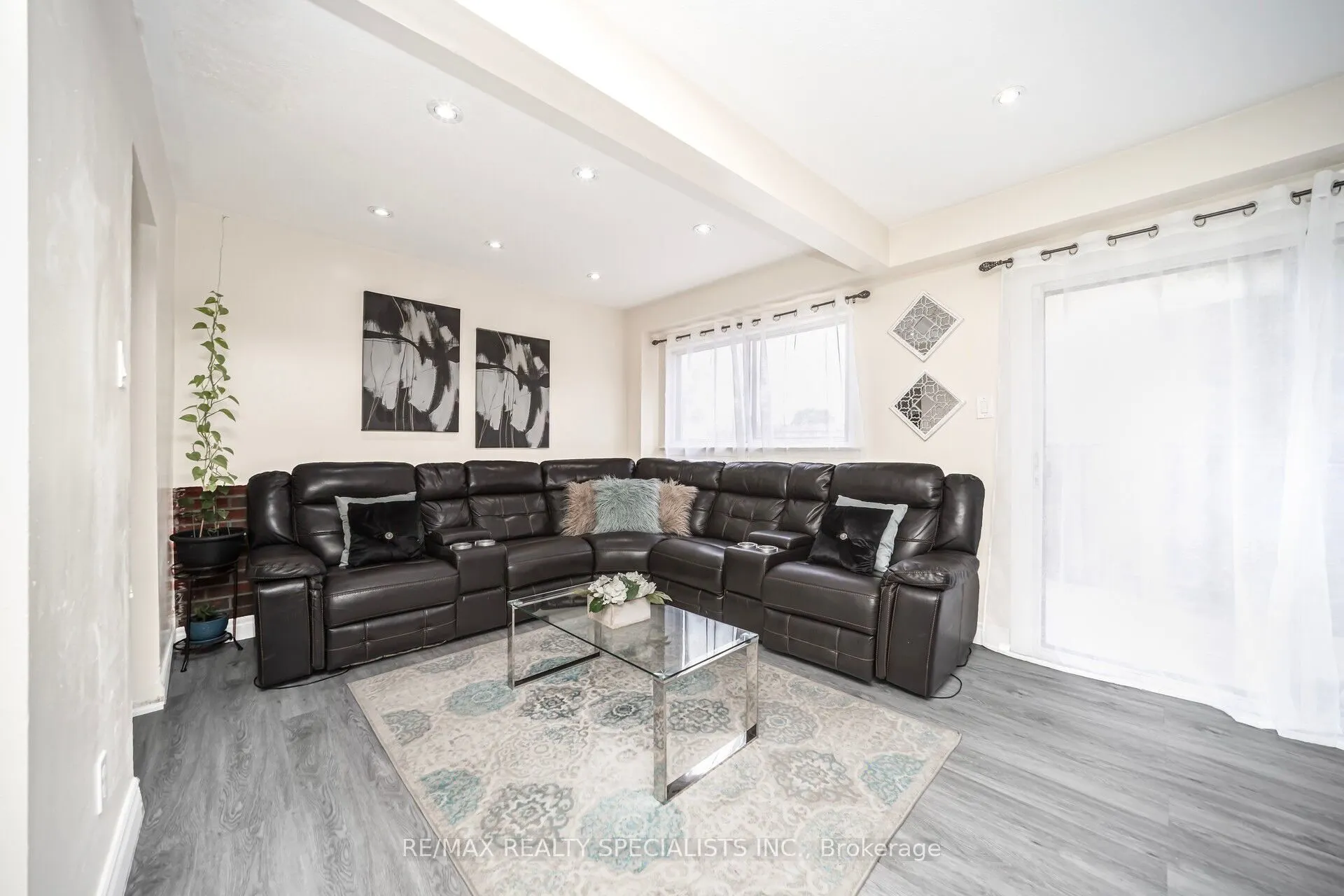 144 Fleetwood Crescent #144