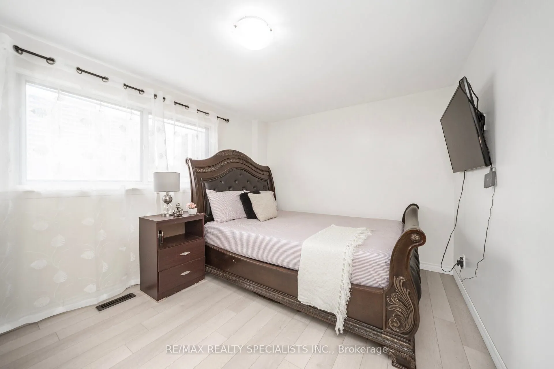 144 Fleetwood Crescent #144