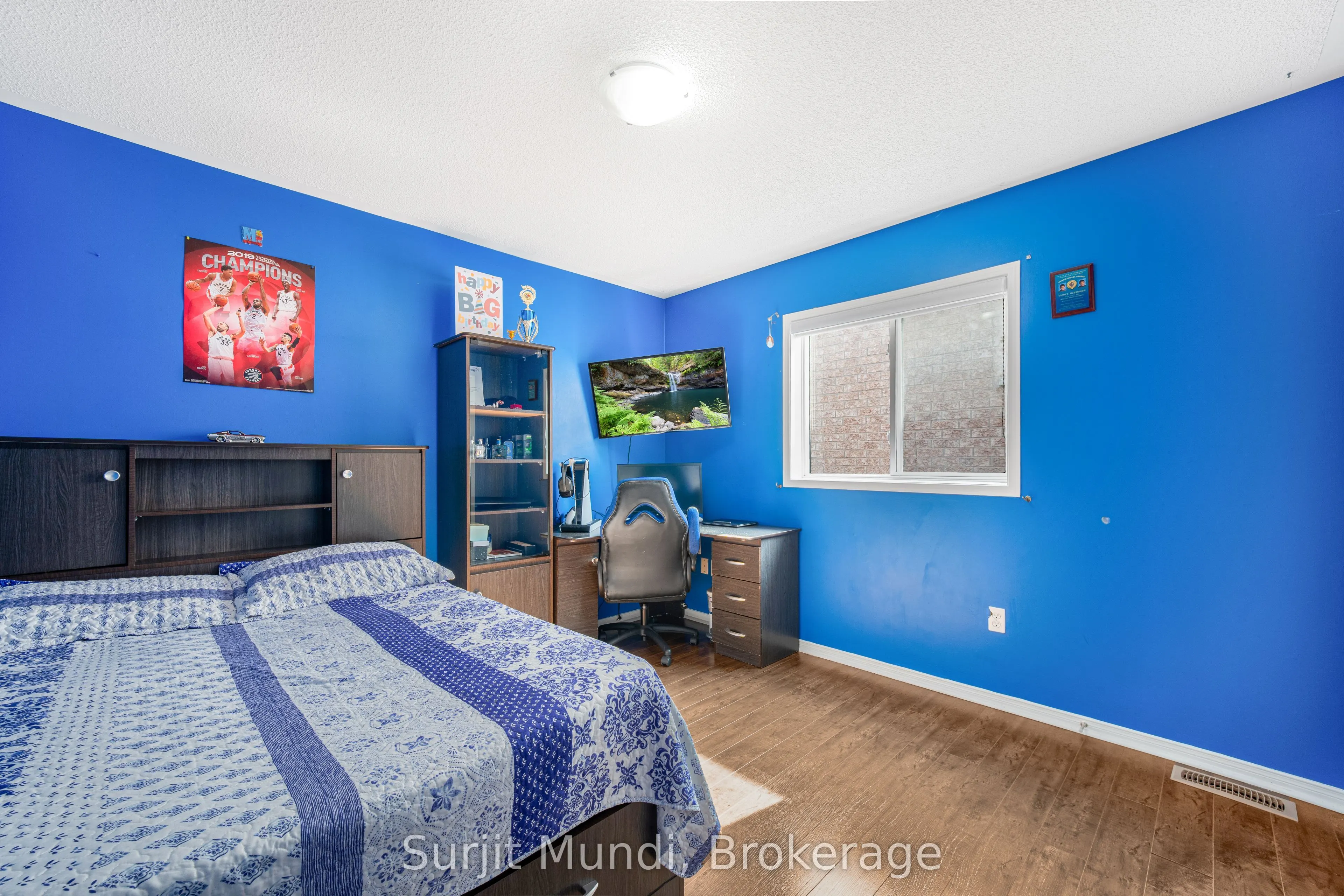 21 Amboise Crescent