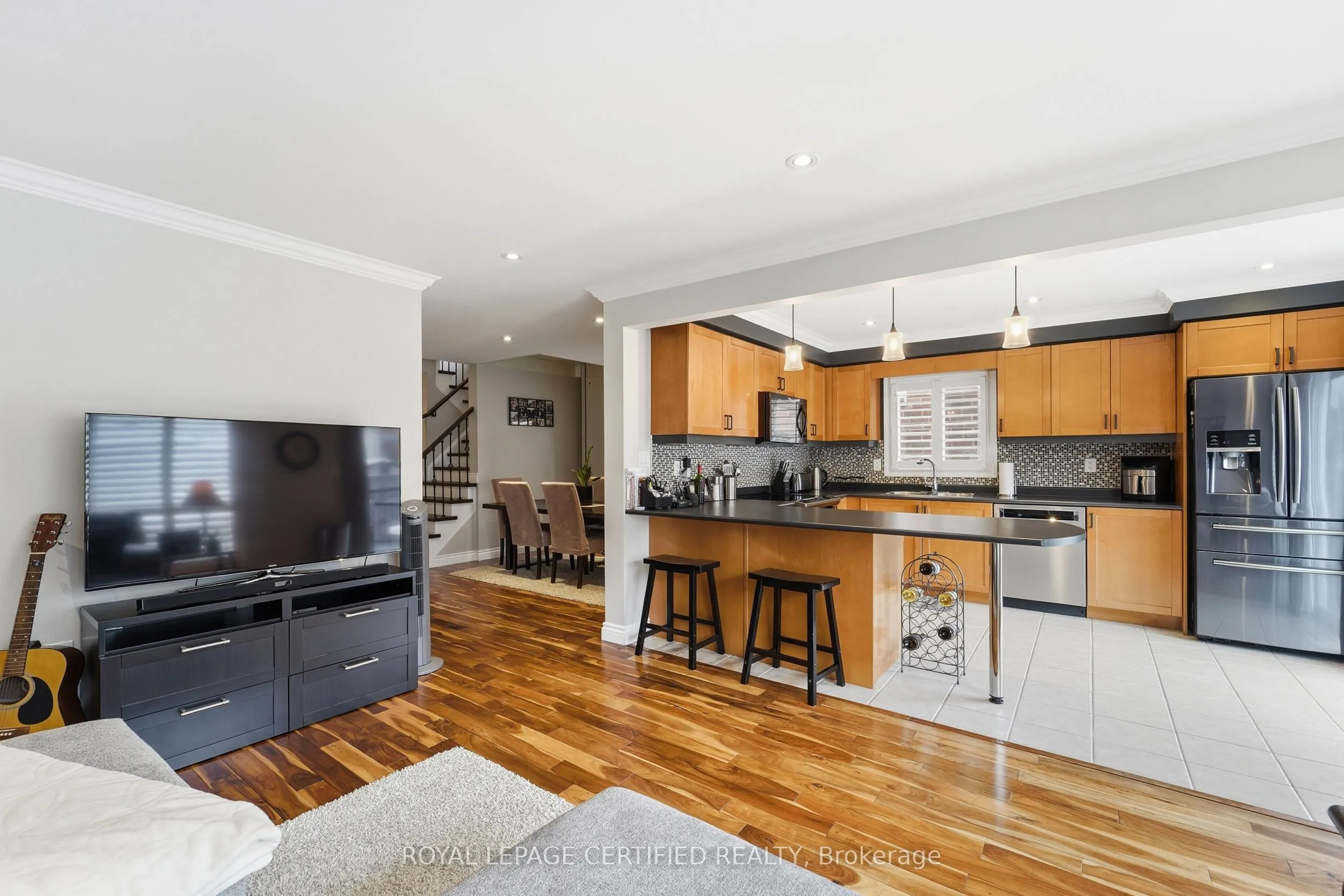 1149 Barr Crescent