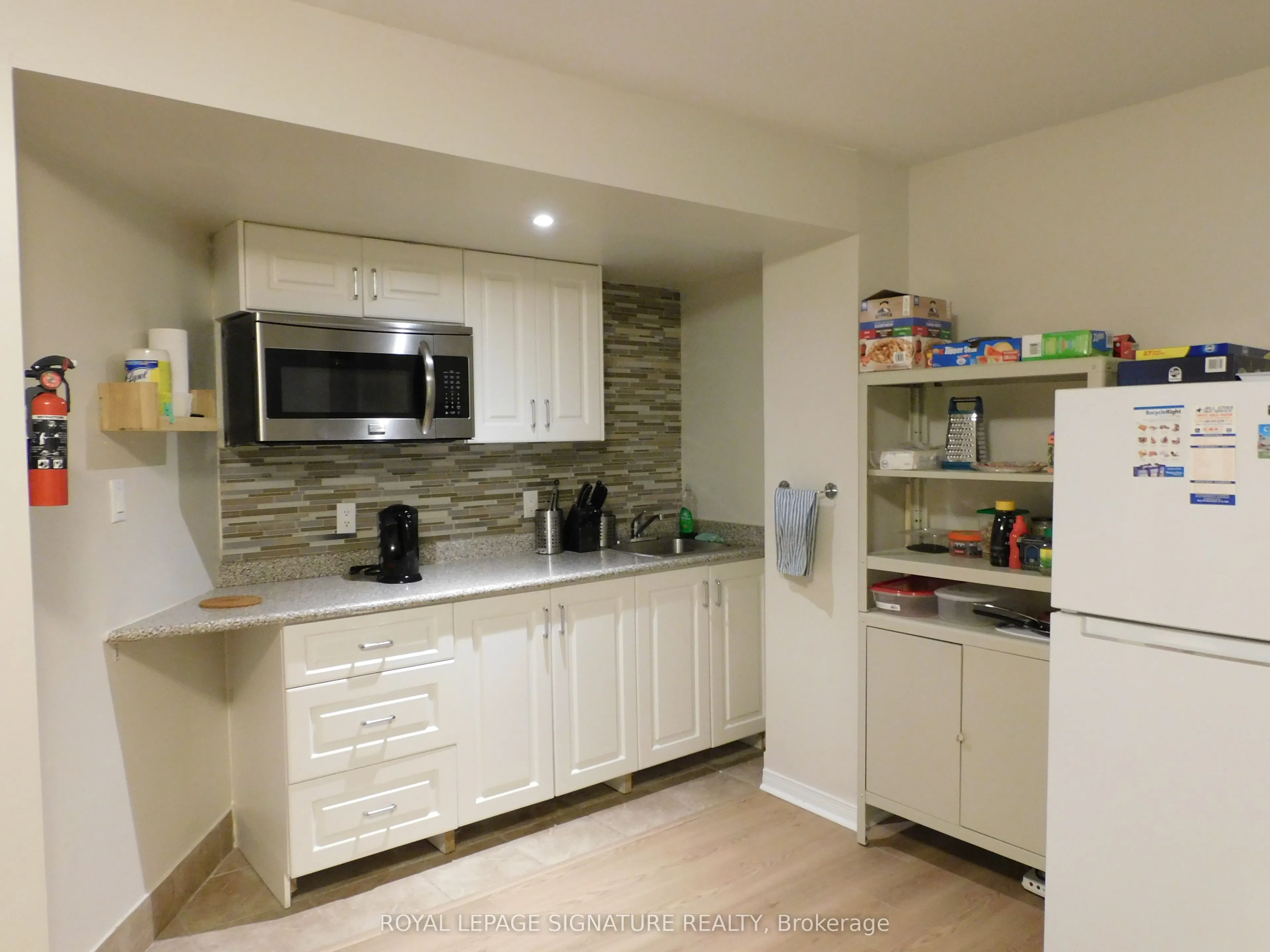 1132 Queen Street W