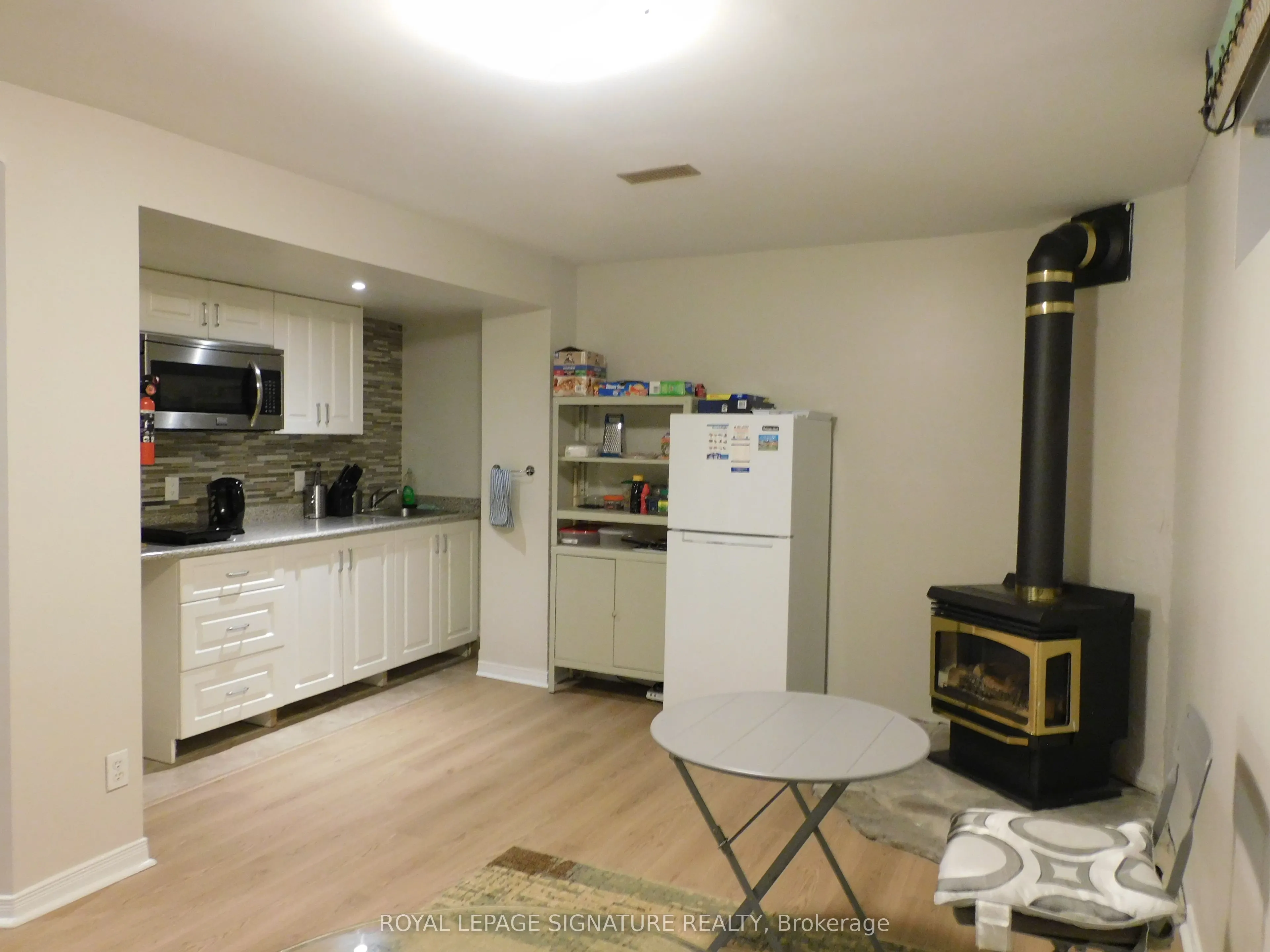 1132 Queen Street W