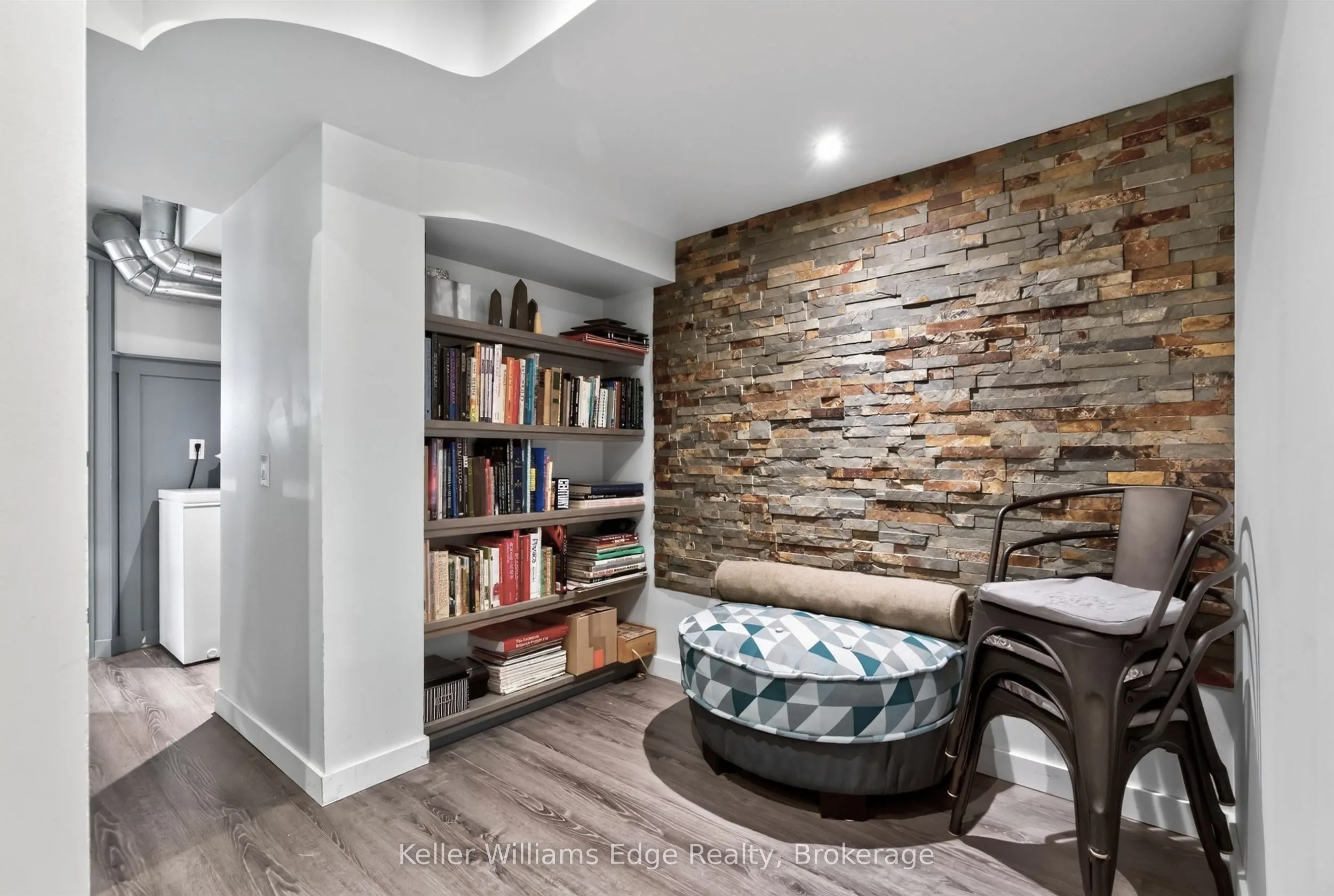 3416 Hayhurst Crescent
