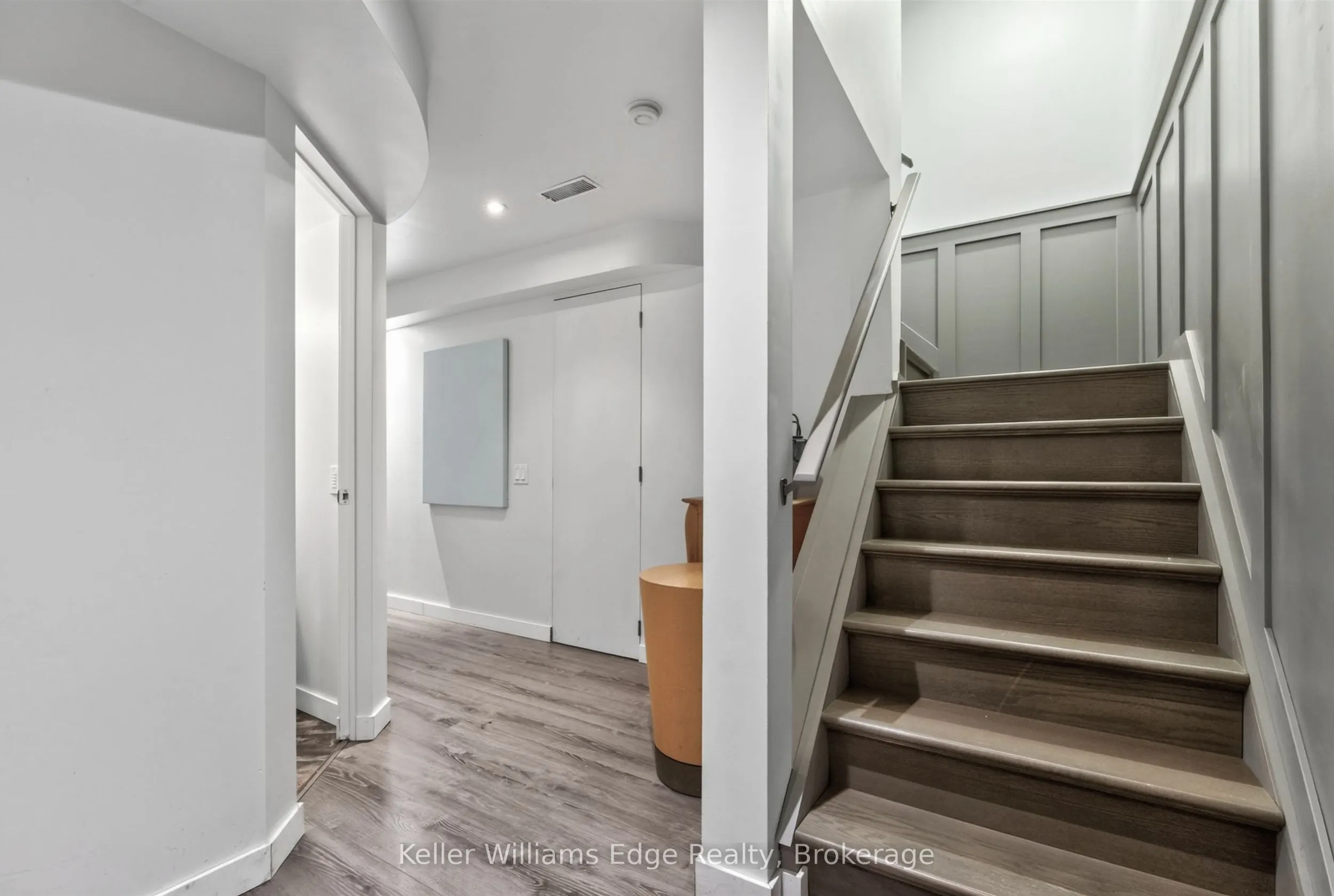 3416 Hayhurst Crescent