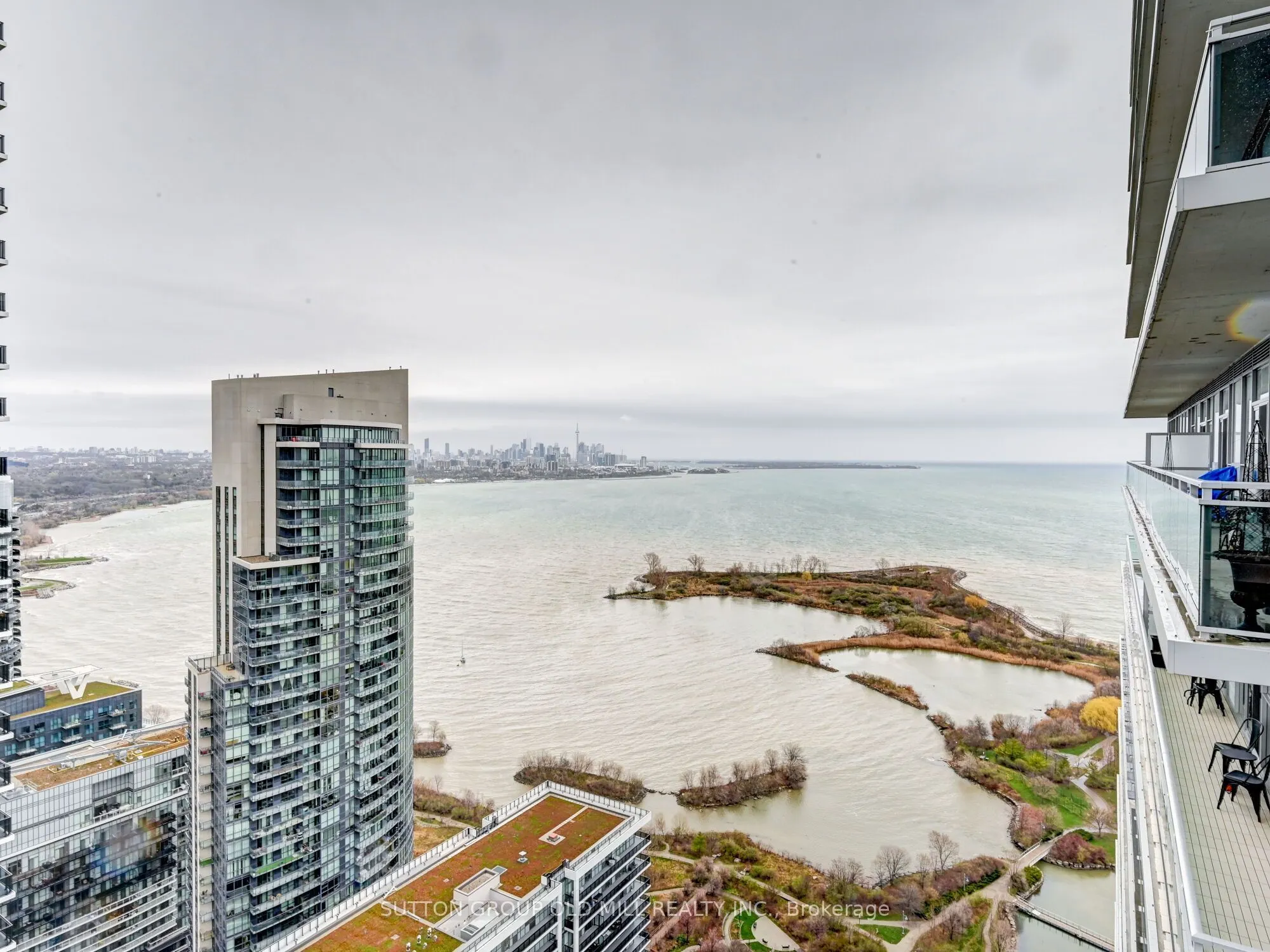 33 Shorebreeze Drive #Lph3704