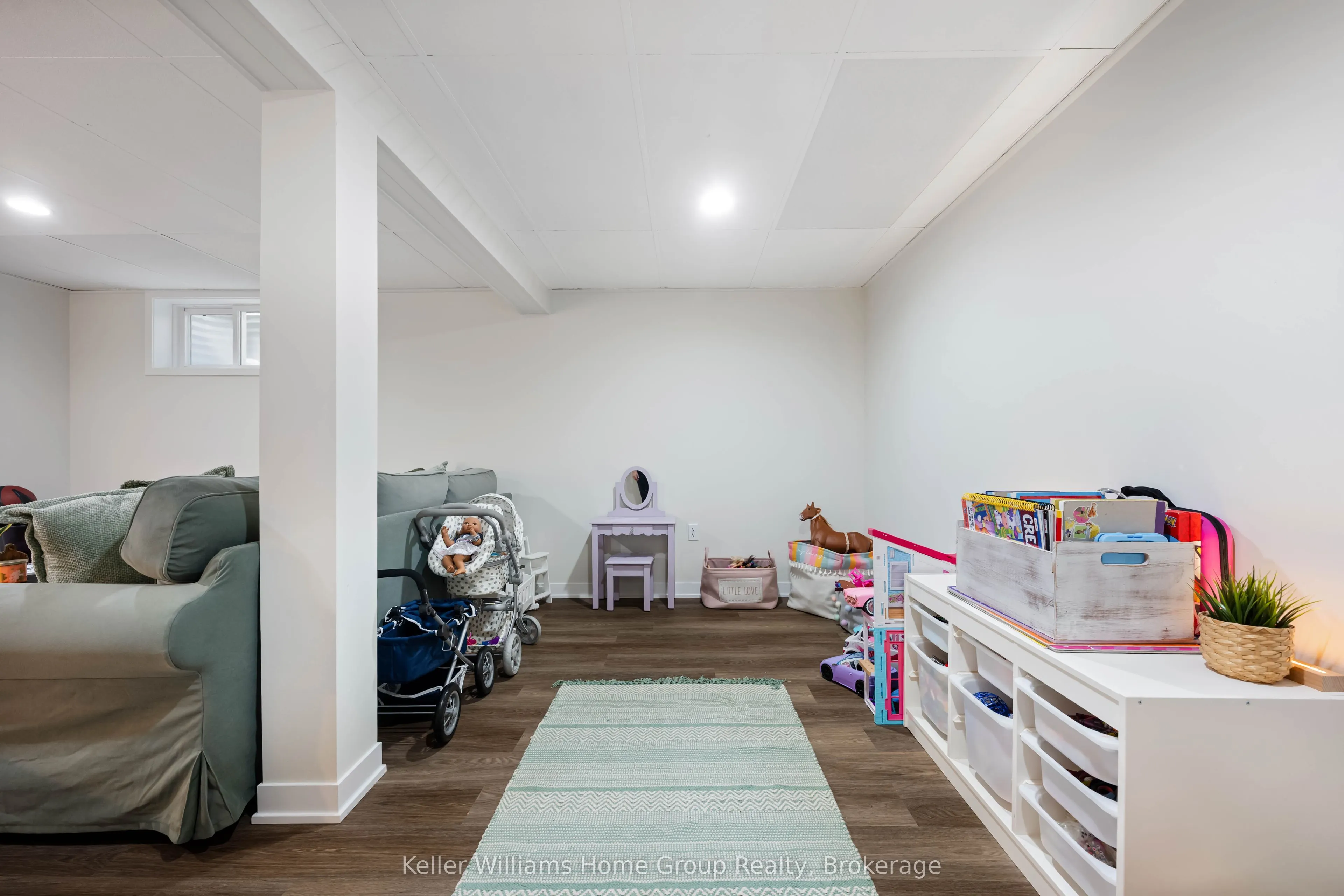 90 Lawrence Avenue #67