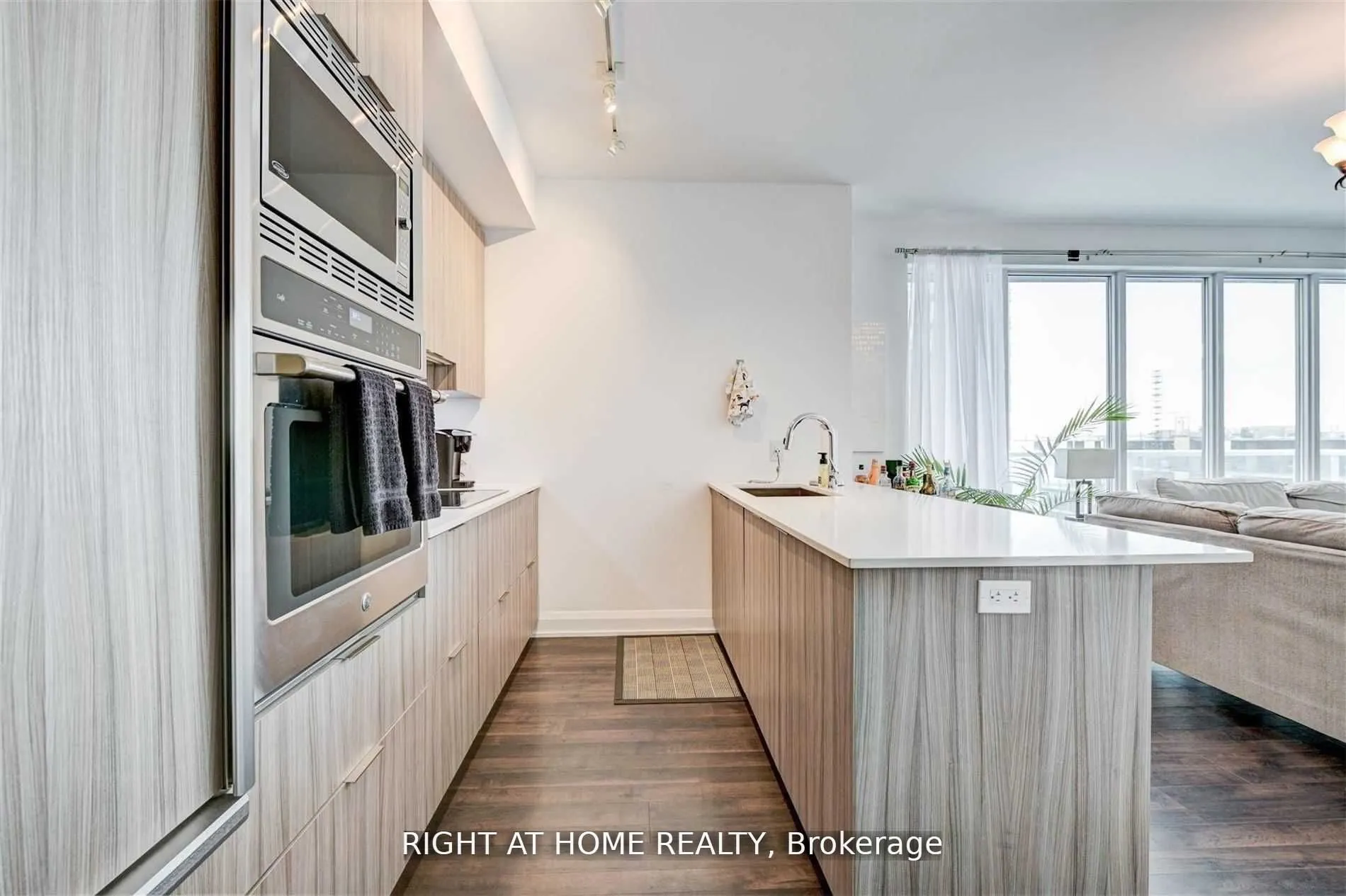 56 Annie Craig Drive #1803