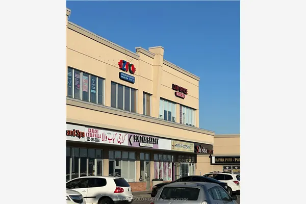 808 Britannia Road W