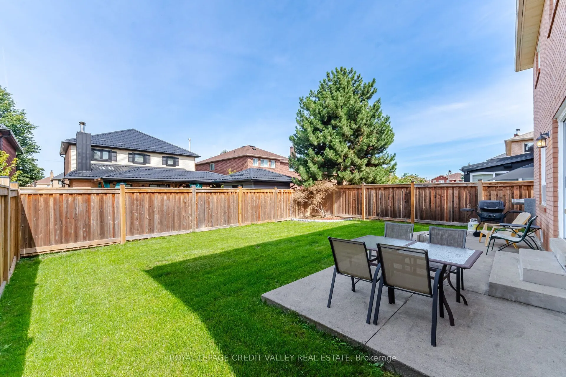 8 Livingston Drive
