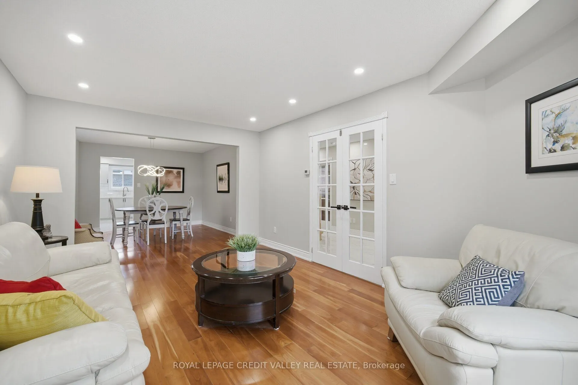 8 Livingston Drive