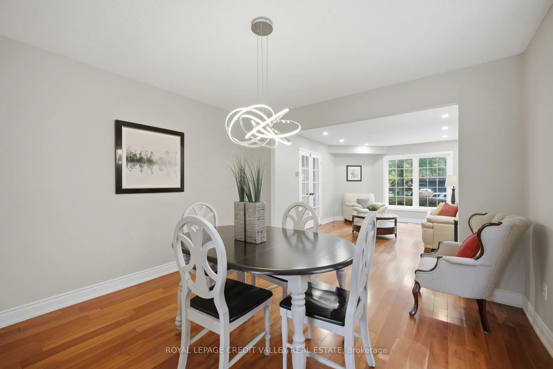 8 Livingston Drive