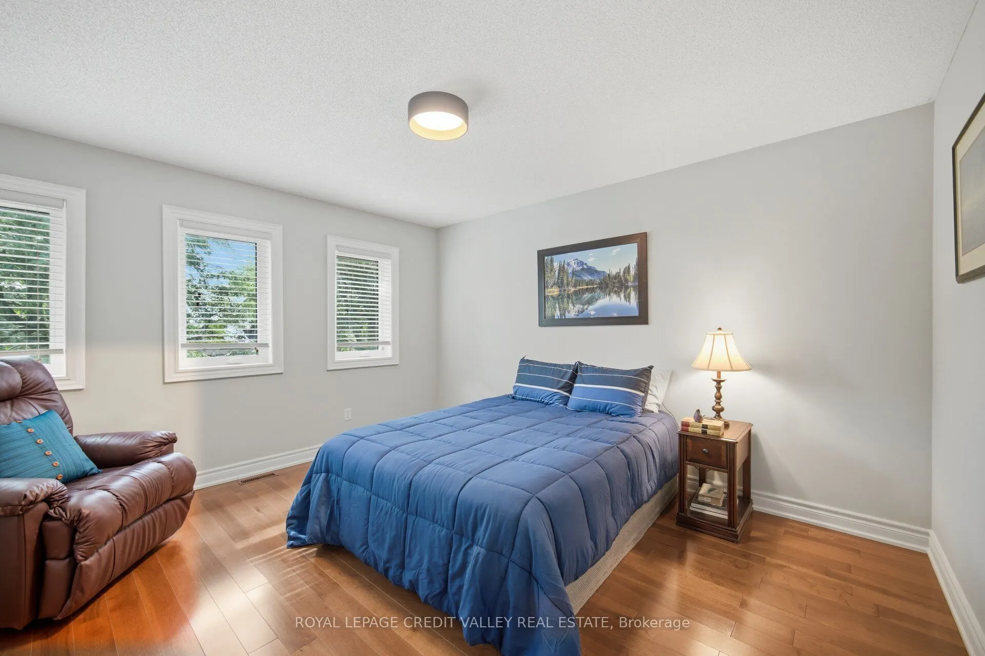 8 Livingston Drive