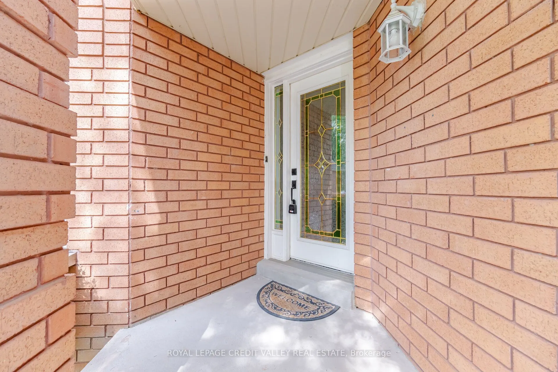 8 Livingston Drive