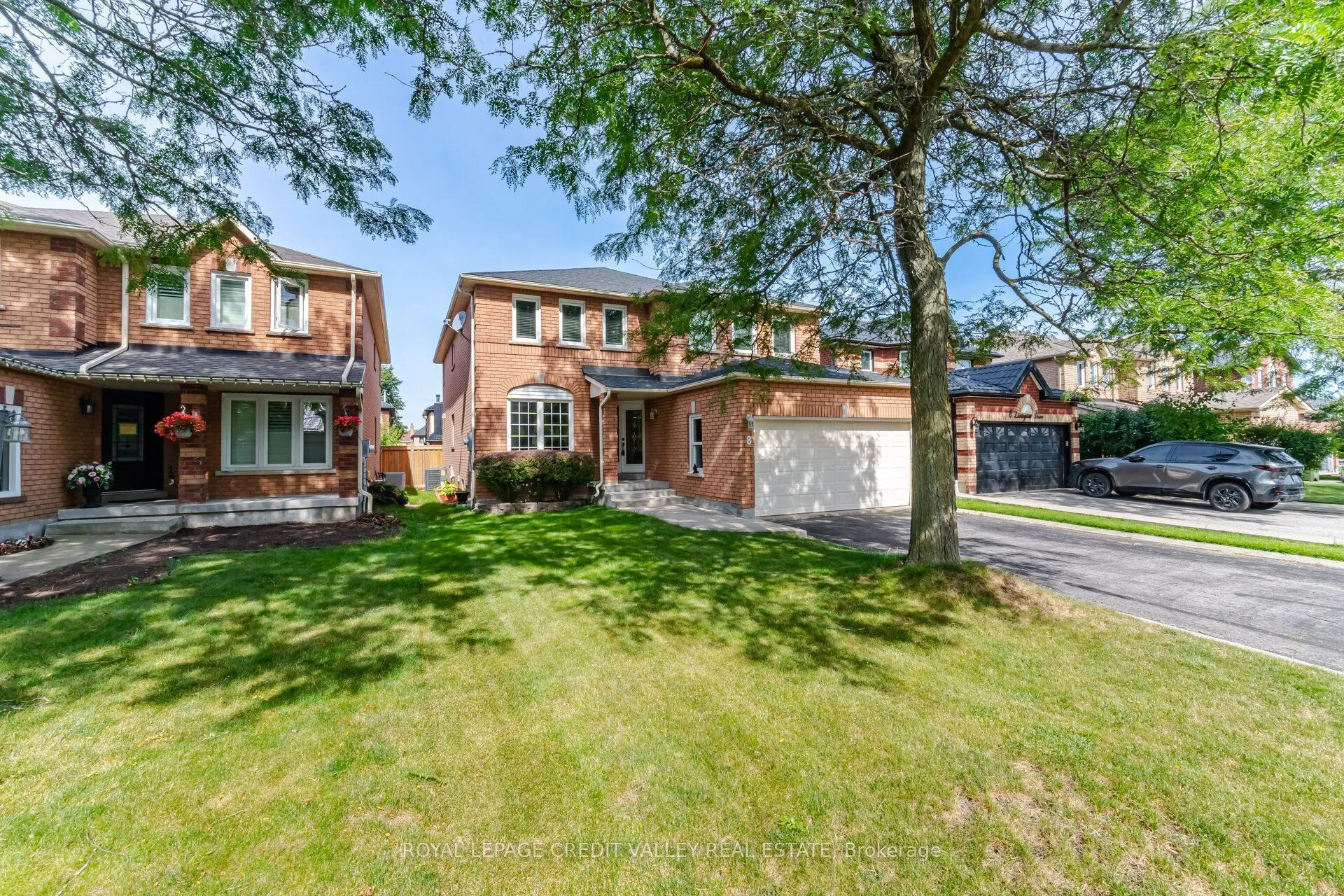 8 Livingston Drive