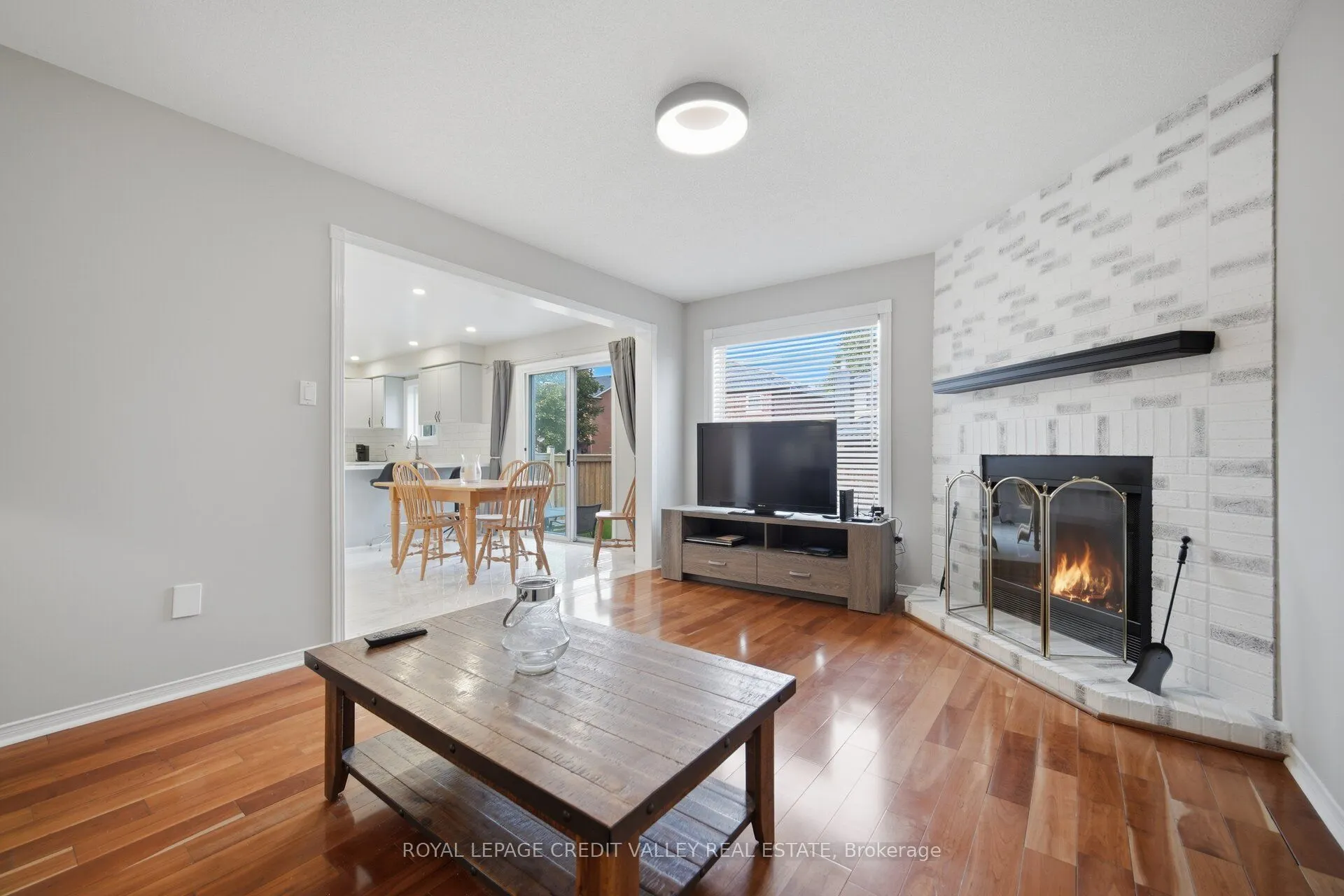 8 Livingston Drive