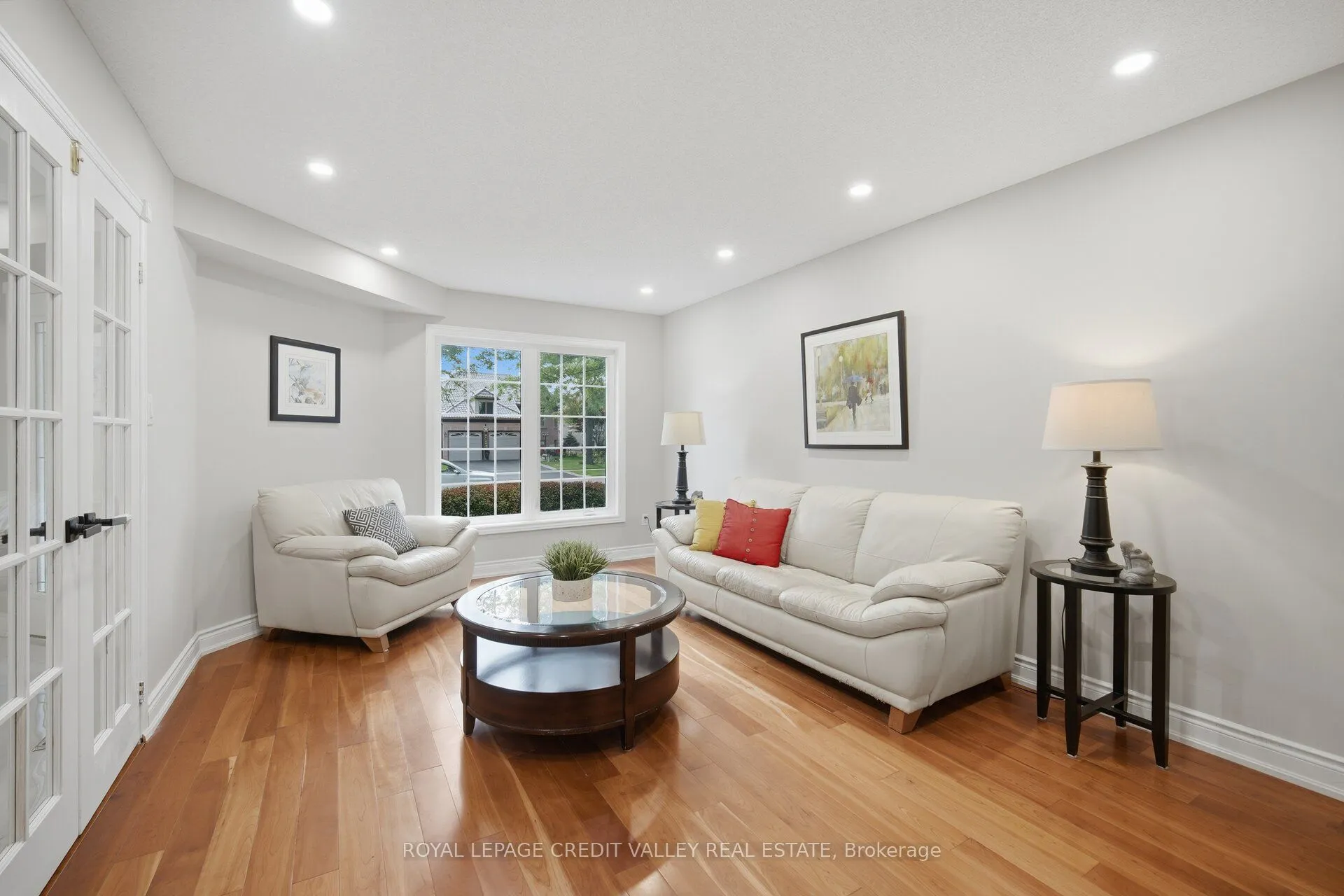 8 Livingston Drive