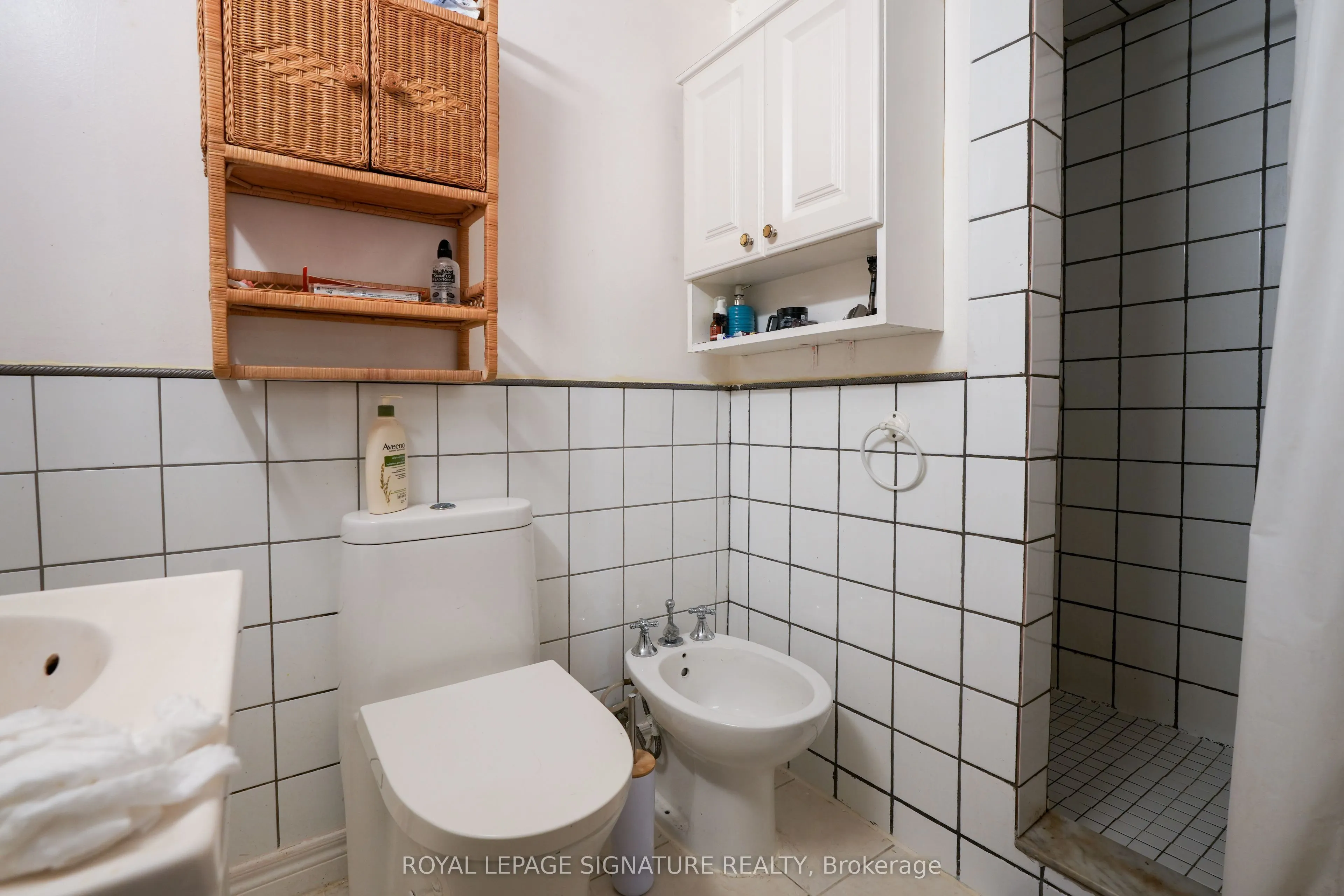 674 Abana Road #Lower