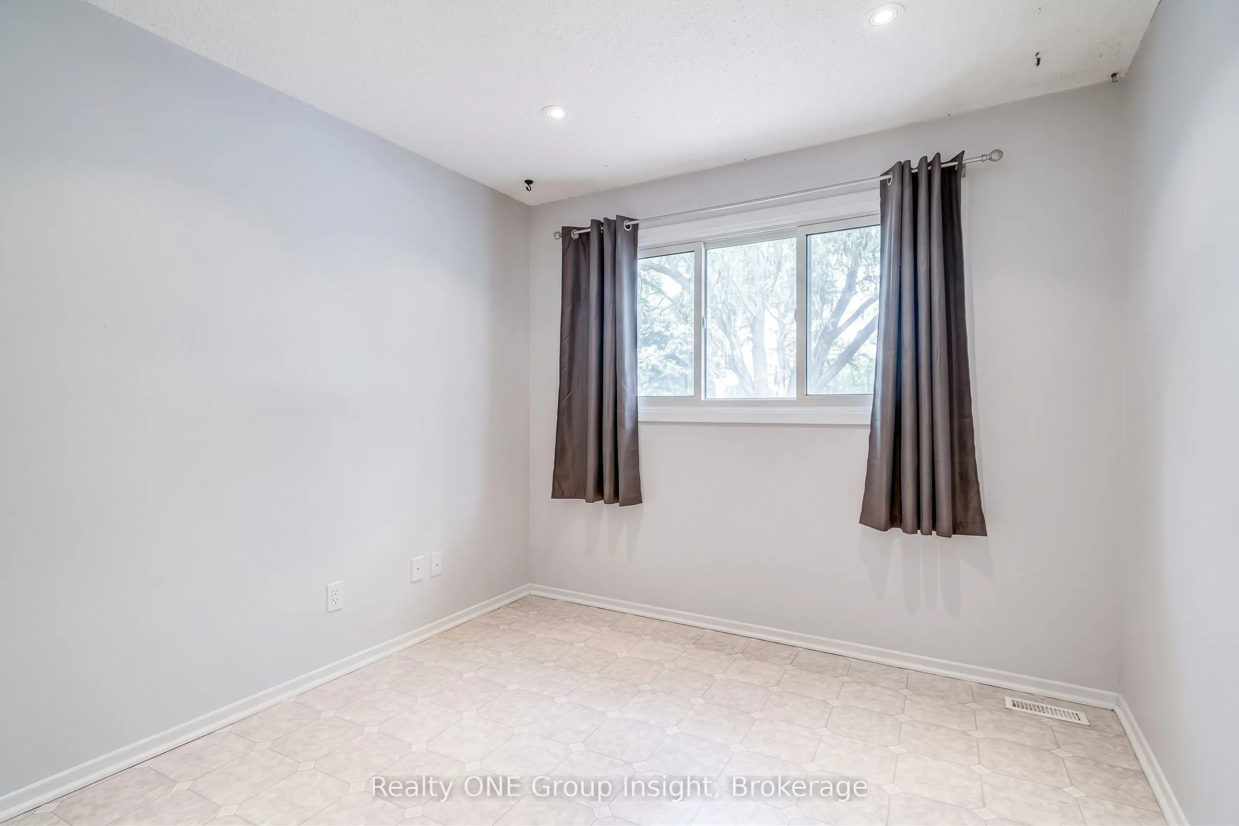 2713 Andorra Circle