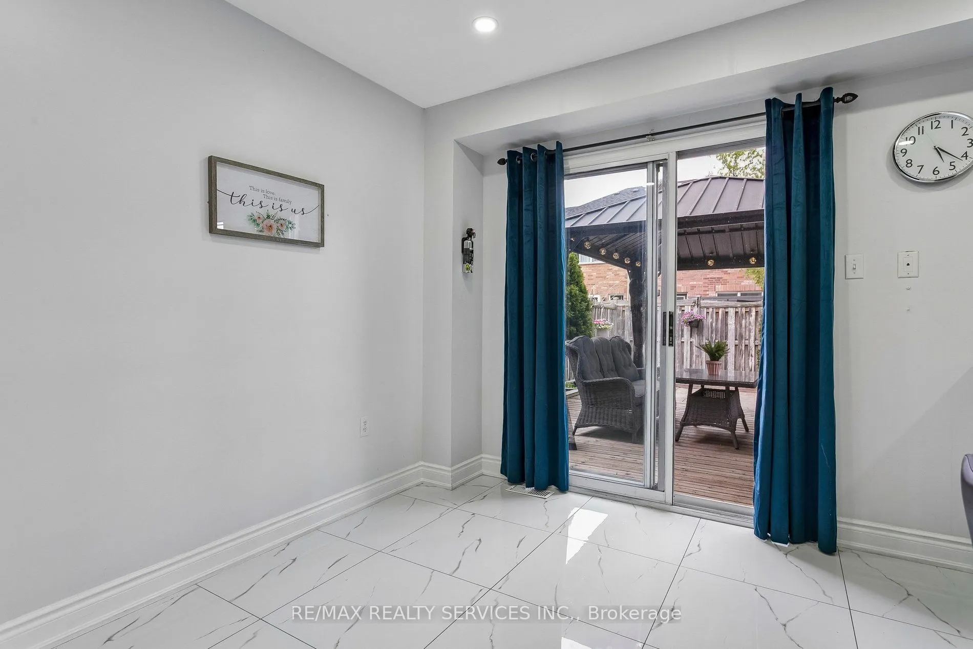 276 Fitzgerald Crescent