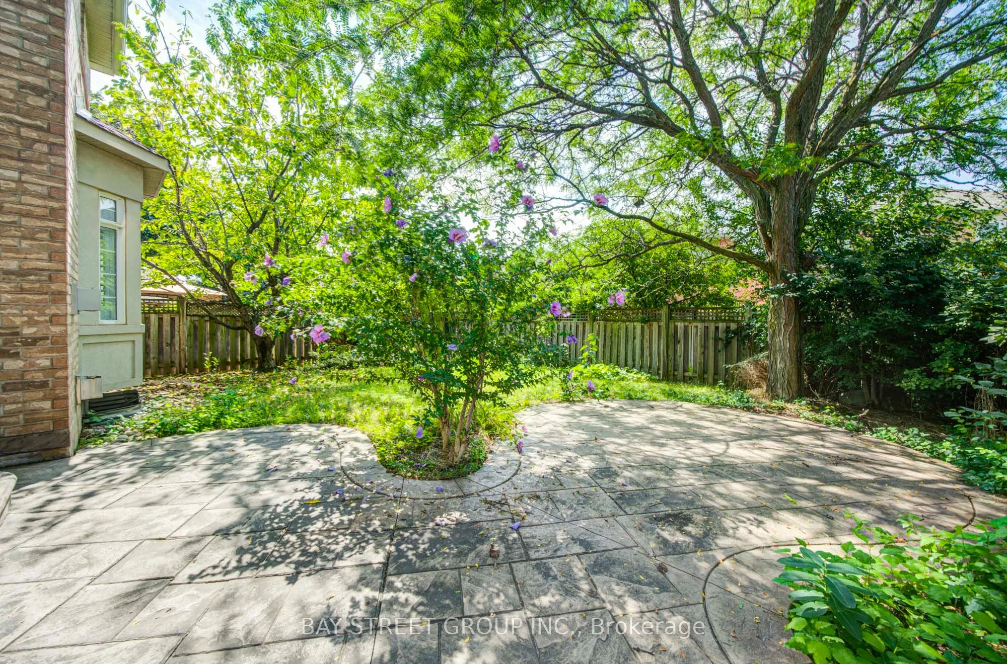 2422 Hertfordshire Way