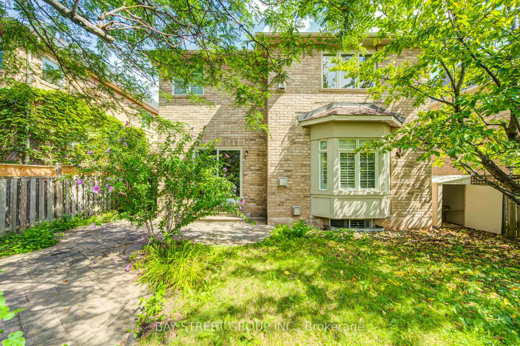 2422 Hertfordshire Way