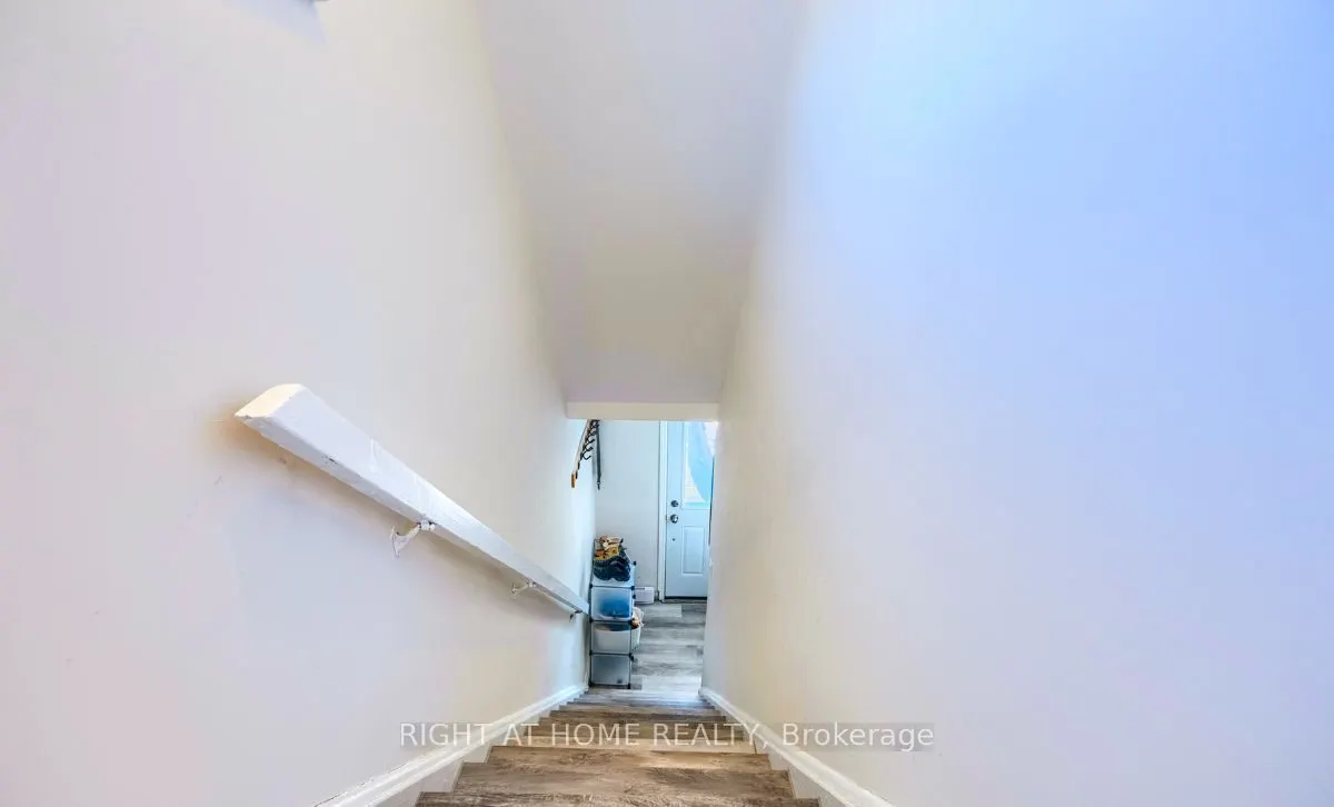 18 Ewing Street #1