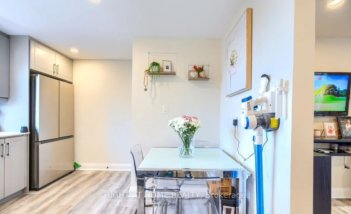 18 Ewing Street #1