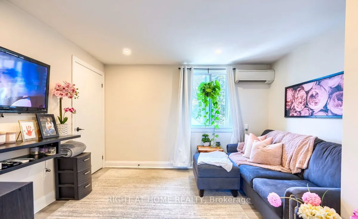 18 Ewing Street #1