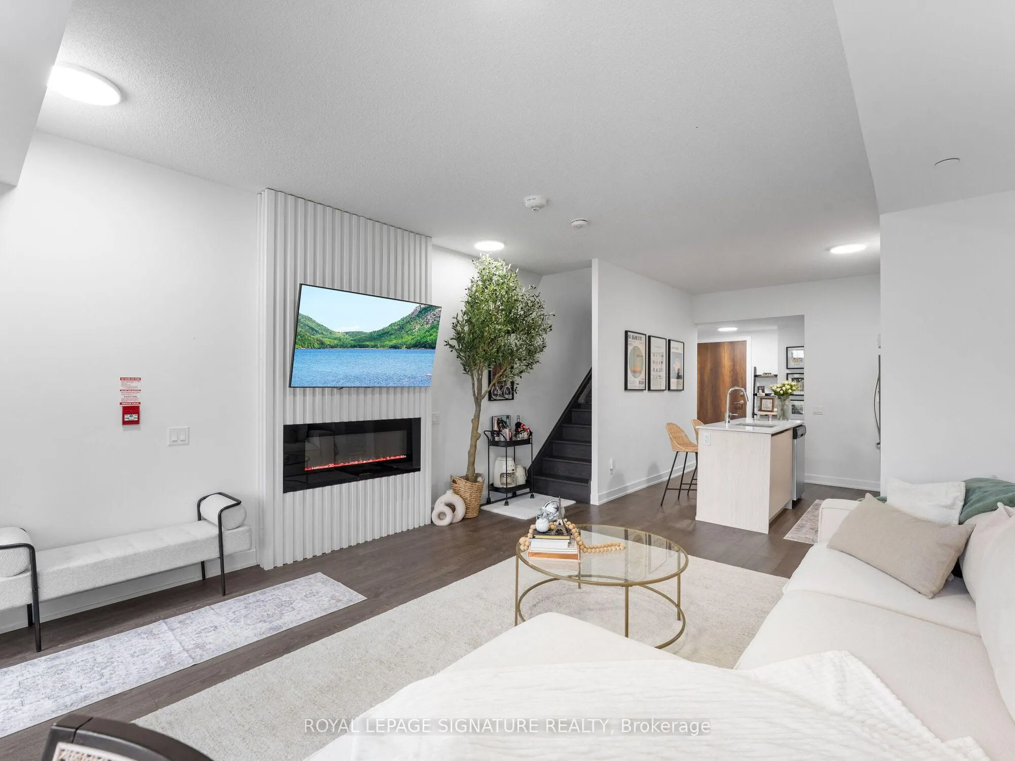 251 Manitoba Street S #132