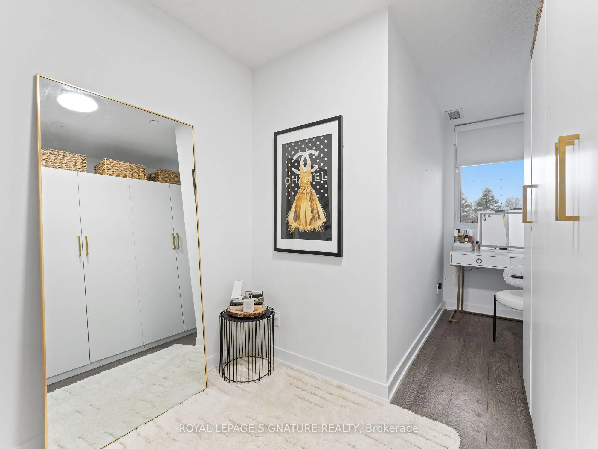 251 Manitoba Street S #132