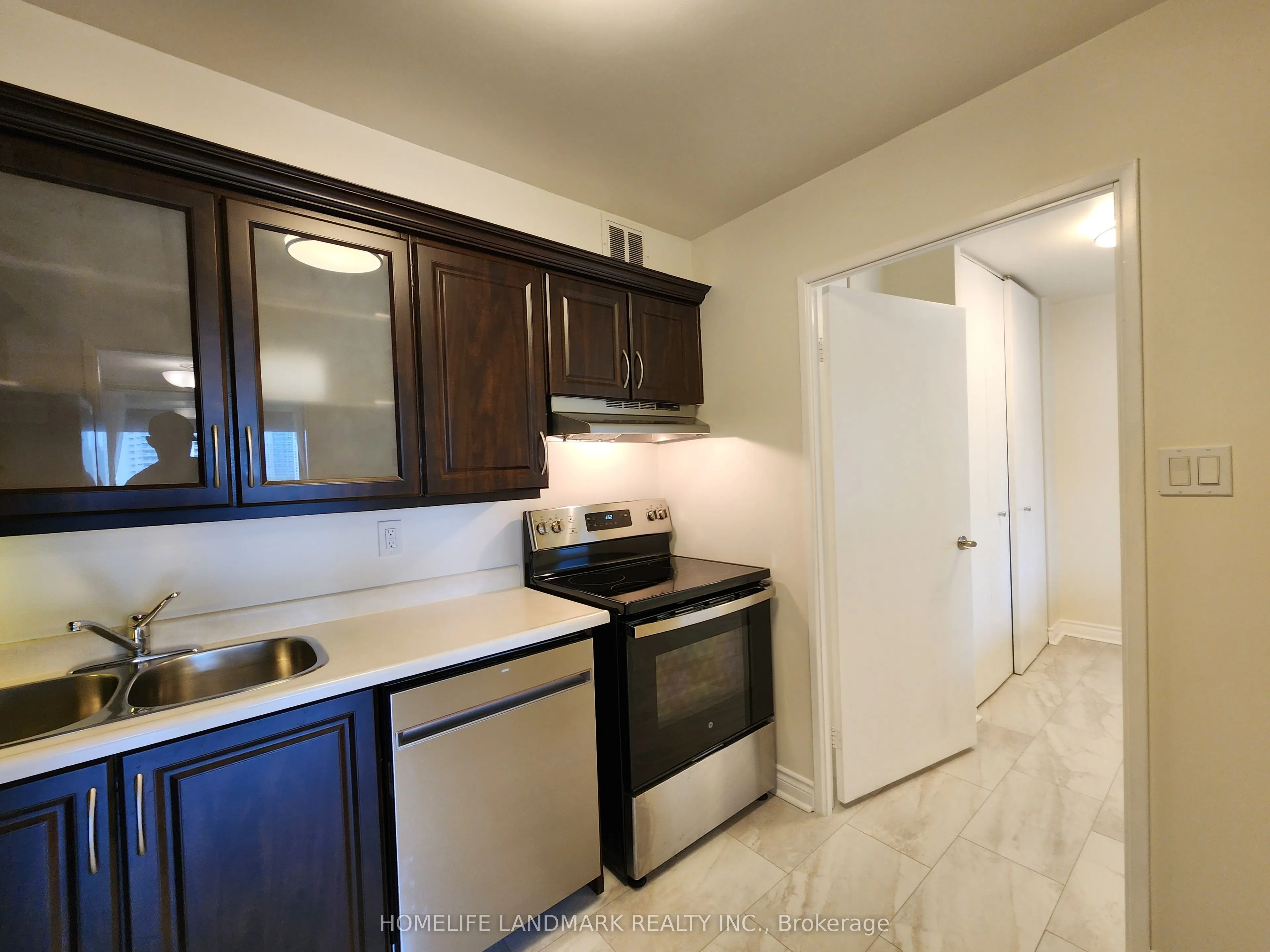 50 Elm Drive E #910