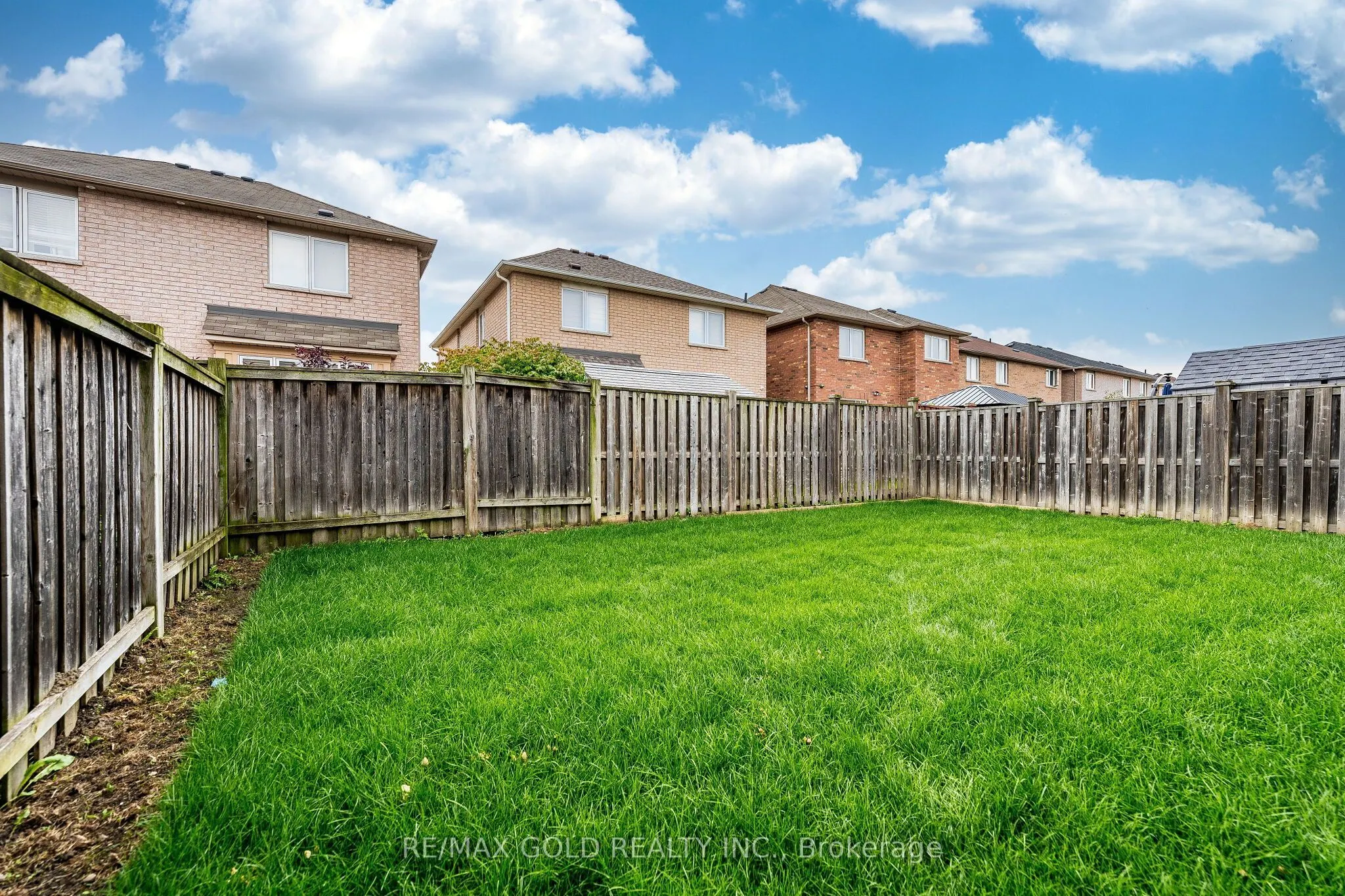 43 Spotted Owl Crescent